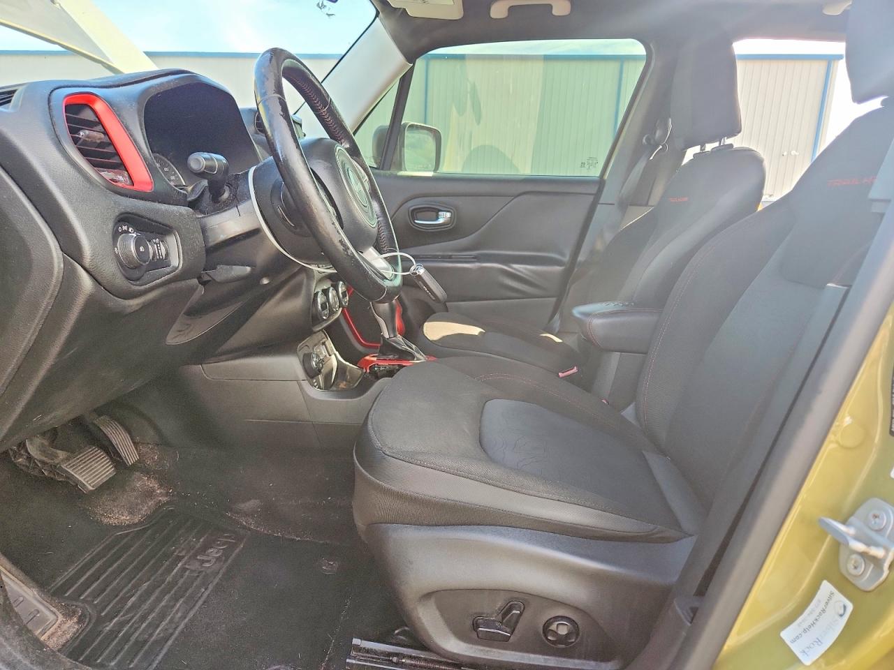 2015 Jeep Renegade Trailhawk Green vin: ZACCJBCT2FPB93900