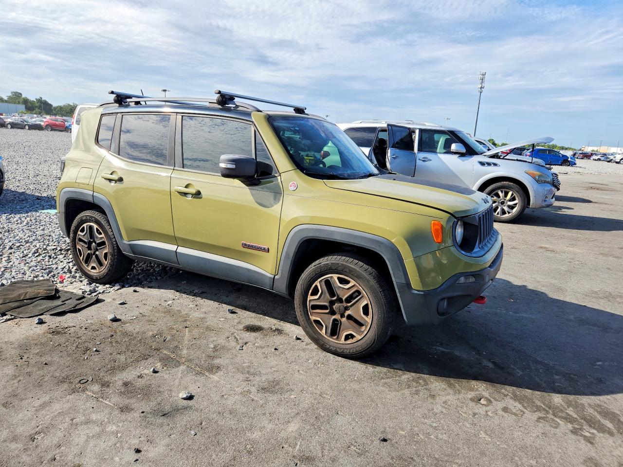 2015 Jeep Renegade Trailhawk Green vin: ZACCJBCT2FPB93900