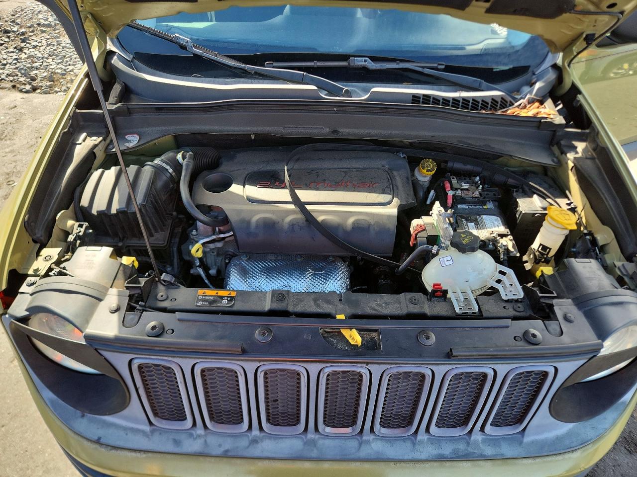2015 Jeep Renegade Trailhawk Green vin: ZACCJBCT2FPB93900