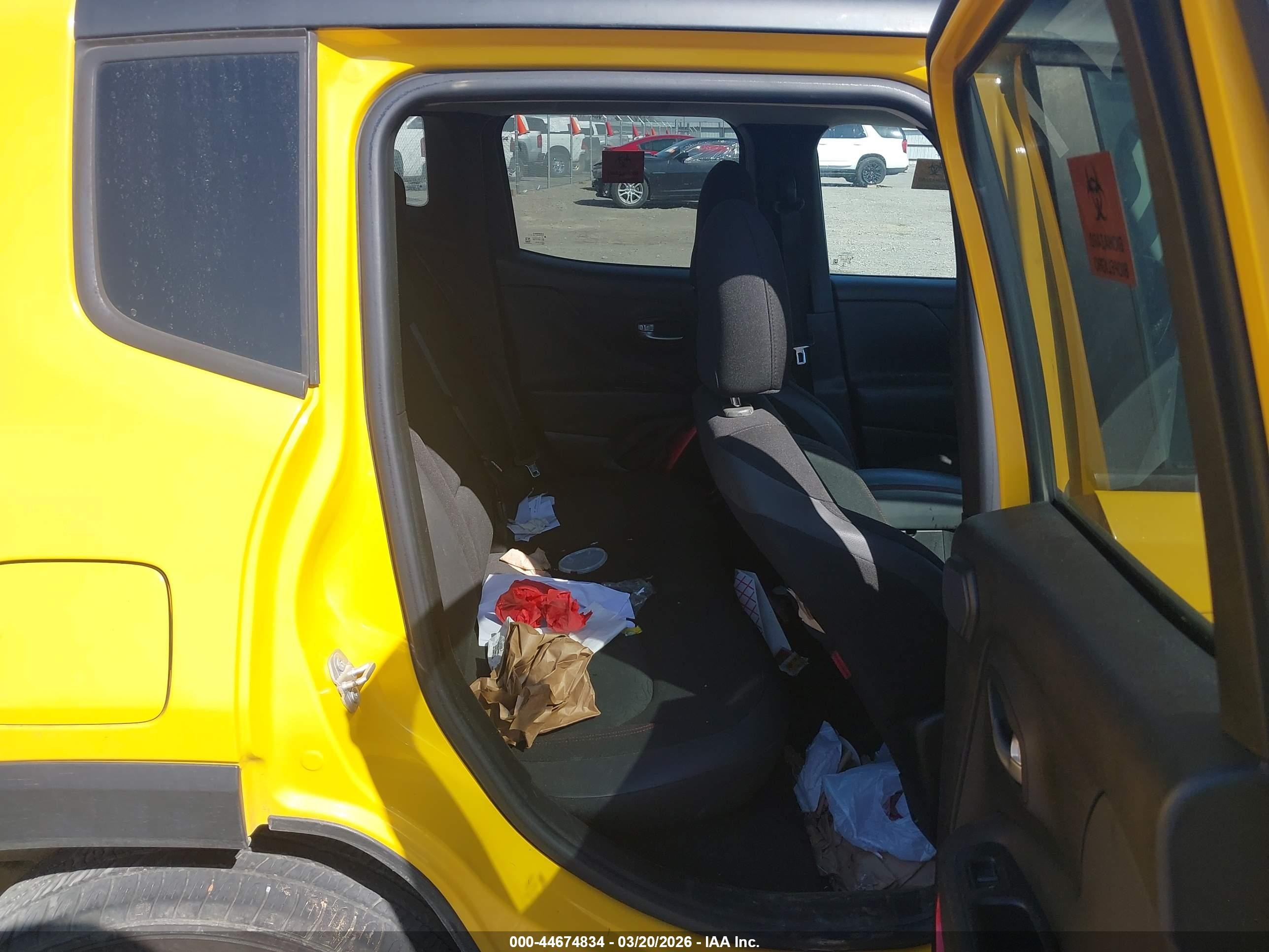 2015 Jeep Renegade Trailhawk Yellow vin: ZACCJBCT3FPC23552