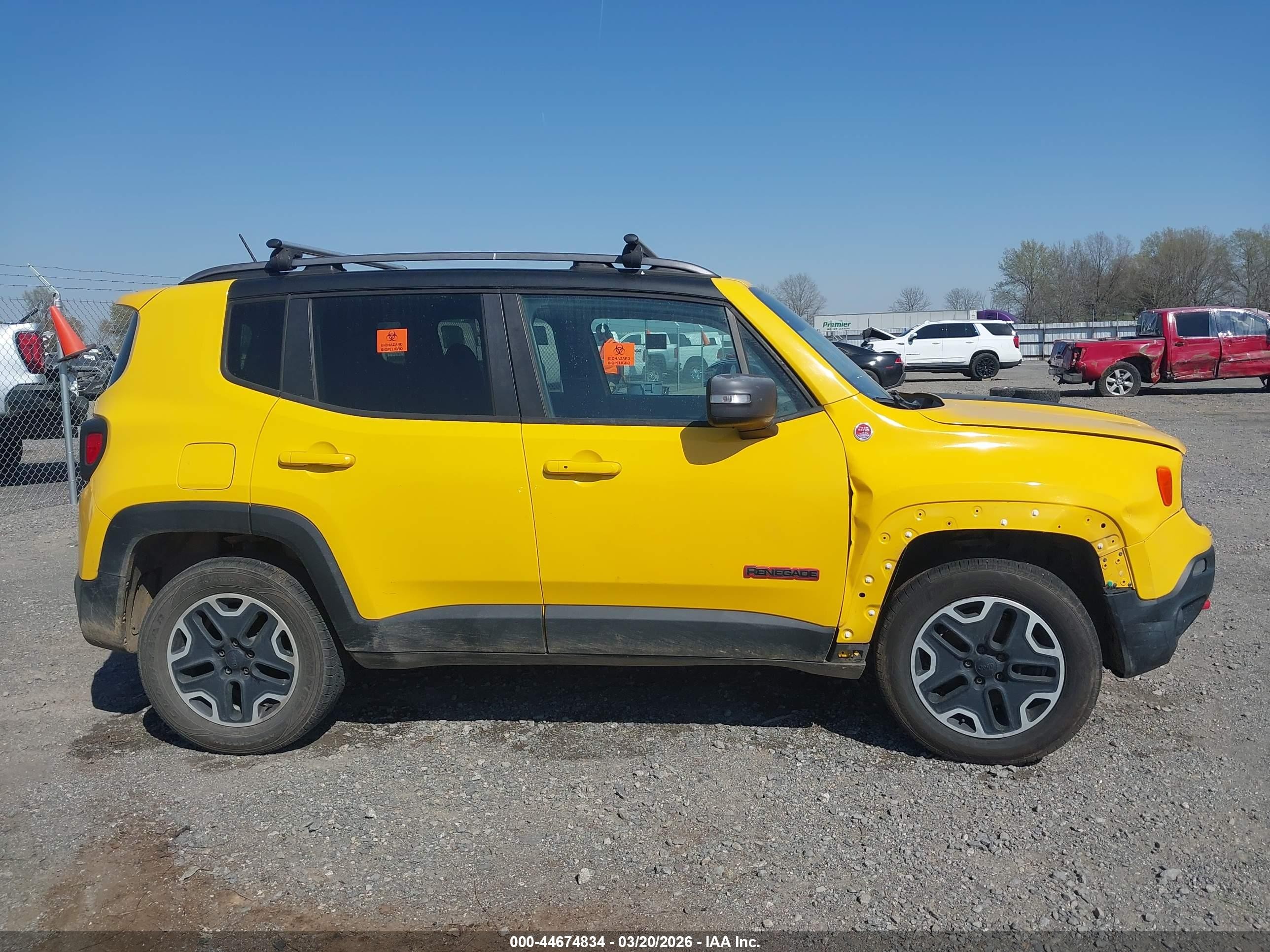 2015 Jeep Renegade Trailhawk Yellow vin: ZACCJBCT3FPC23552
