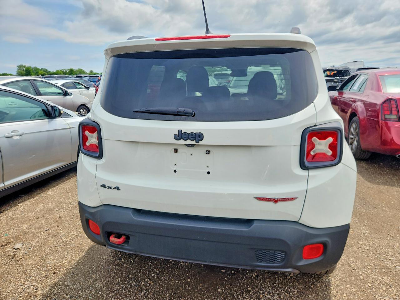 2015 Jeep Renegade Trailhawk White vin: ZACCJBCT4FPB28207
