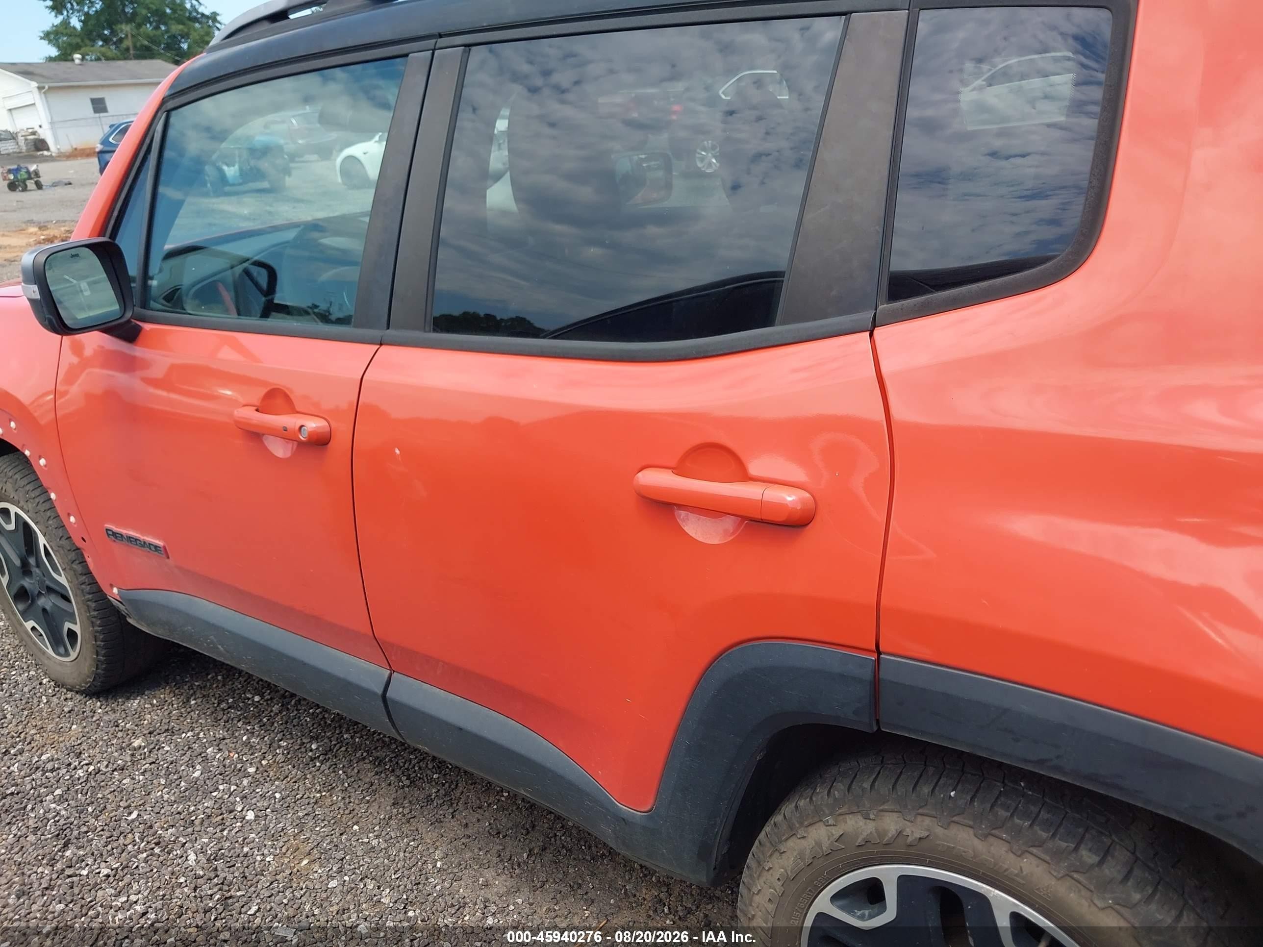 2015 Jeep Renegade Trailhawk Orange vin: ZACCJBCT4FPC25388