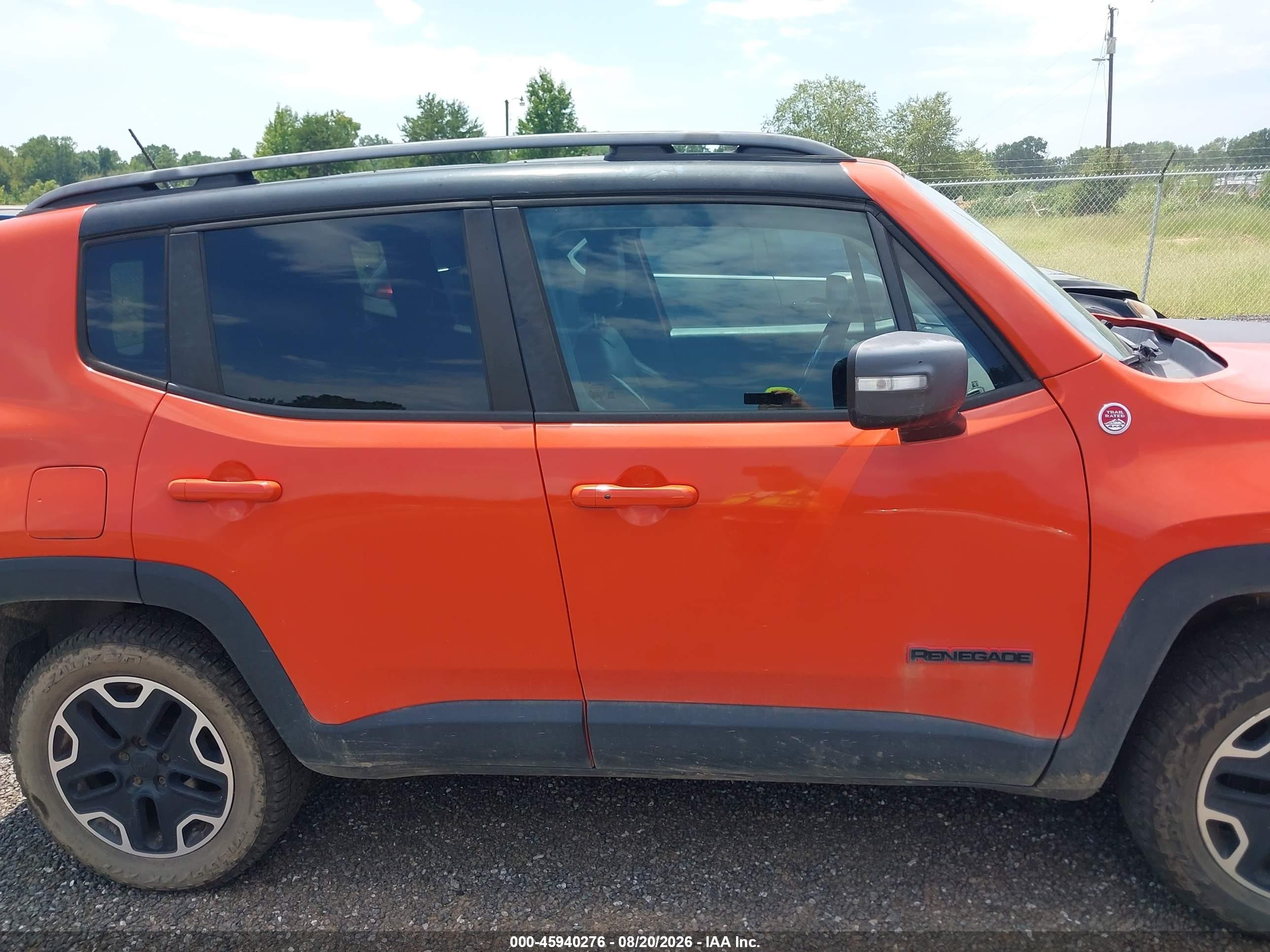 2015 Jeep Renegade Trailhawk Orange vin: ZACCJBCT4FPC25388