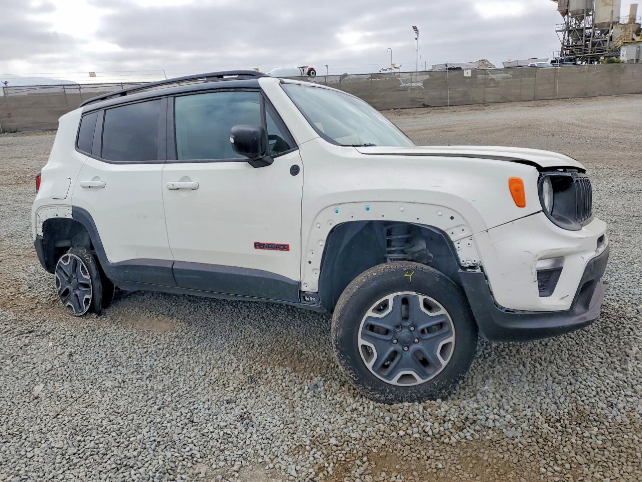 2016 Jeep Renegade Trailhawk White vin: ZACCJBCT4GPC78576