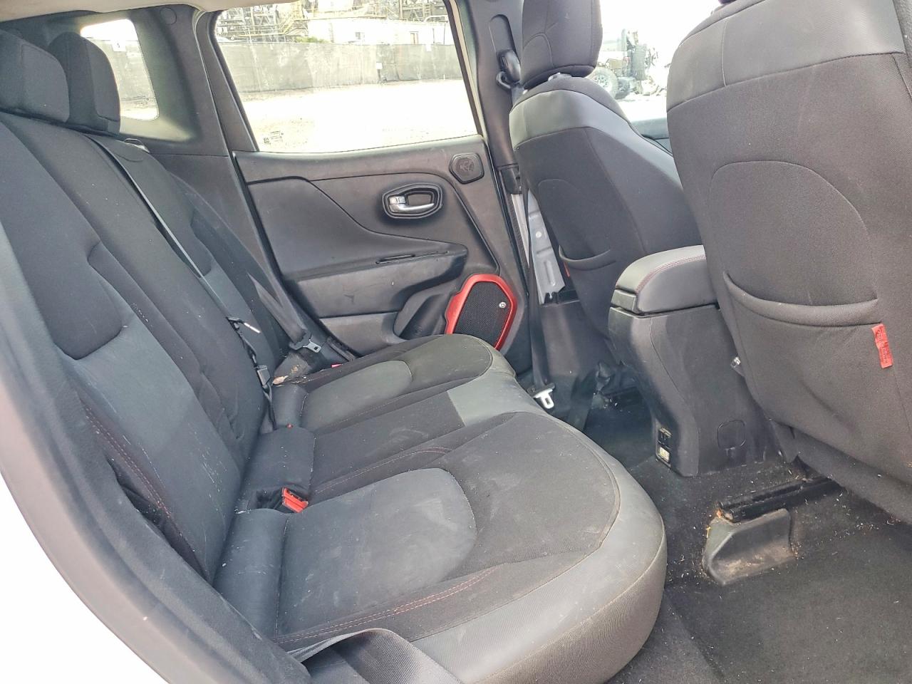 2016 Jeep Renegade Trailhawk White vin: ZACCJBCT4GPC78576