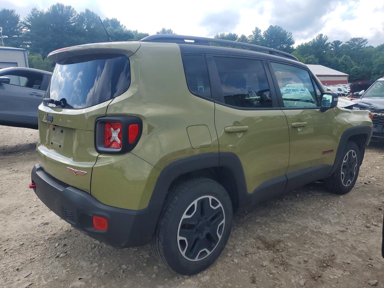 2015 Jeep Renegade Trailhawk Green vin: ZACCJBCT5FPB93017