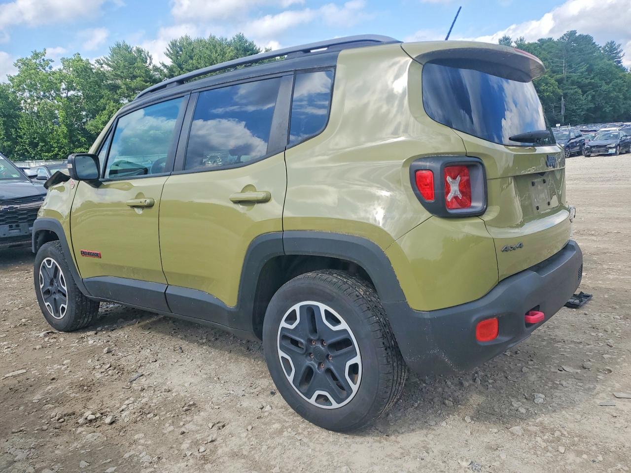 2015 Jeep Renegade Trailhawk Green vin: ZACCJBCT5FPB93017