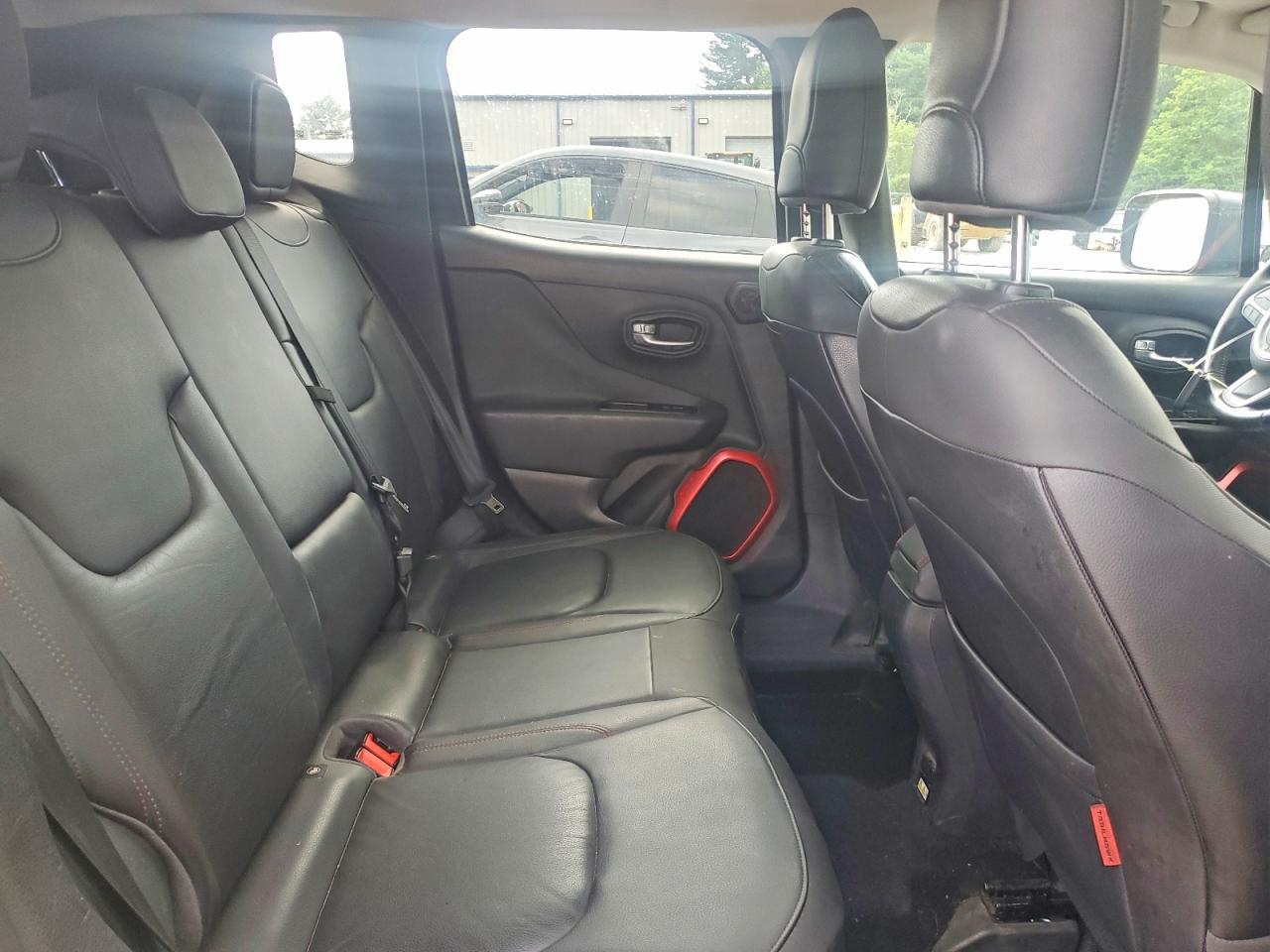 2015 Jeep Renegade Trailhawk Green vin: ZACCJBCT5FPB93017