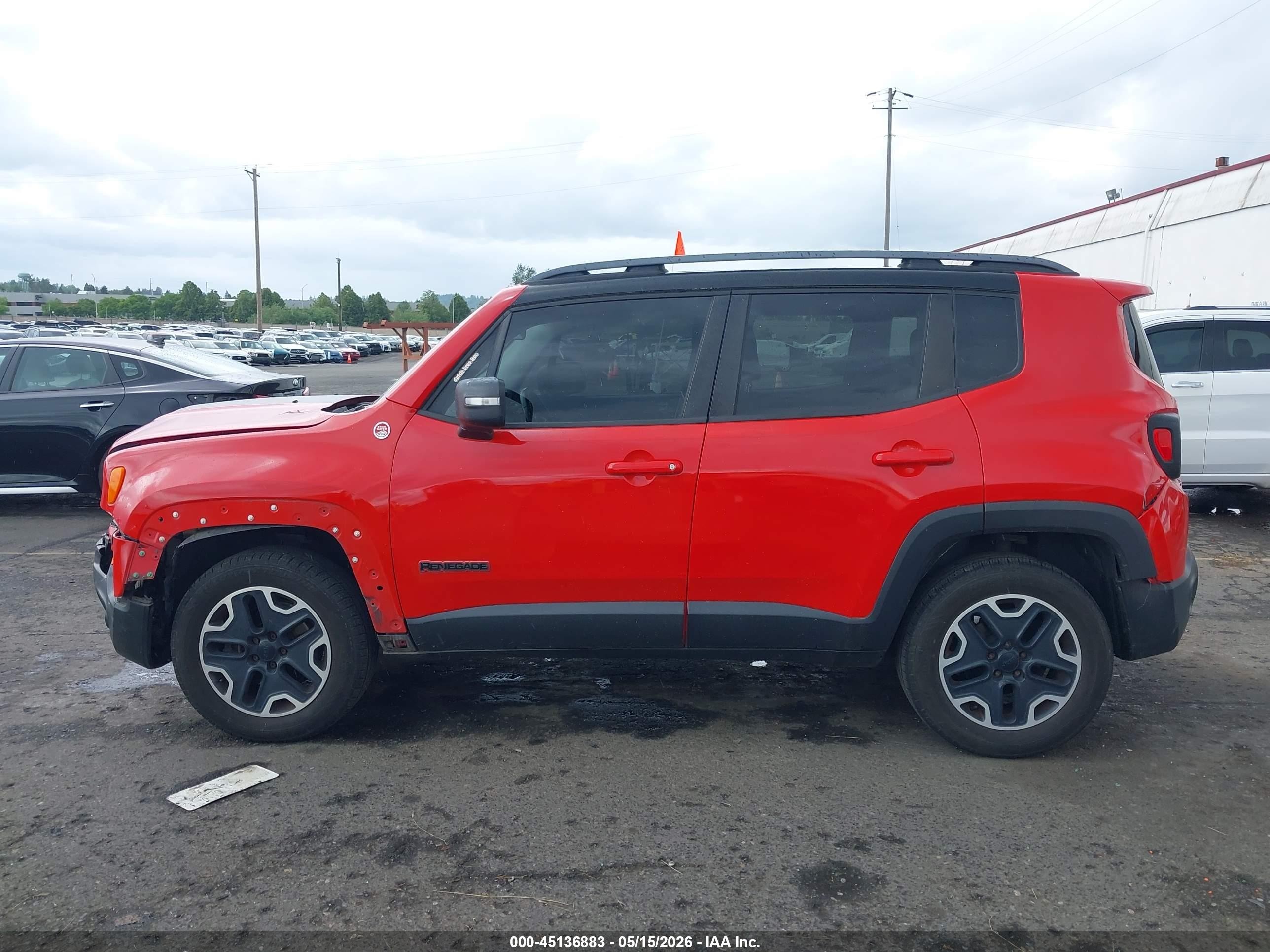 2015 Jeep Renegade Trailhawk Red vin: ZACCJBCT5FPB96029
