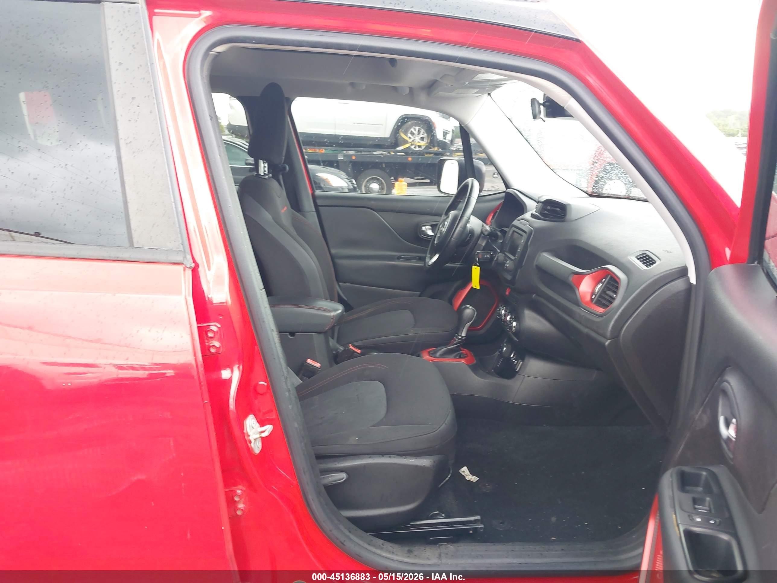 2015 Jeep Renegade Trailhawk Red vin: ZACCJBCT5FPB96029
