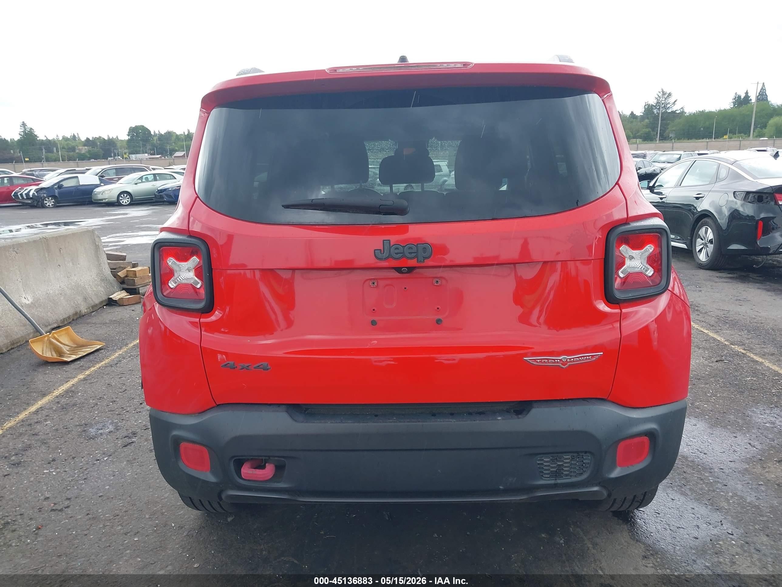 2015 Jeep Renegade Trailhawk Red vin: ZACCJBCT5FPB96029