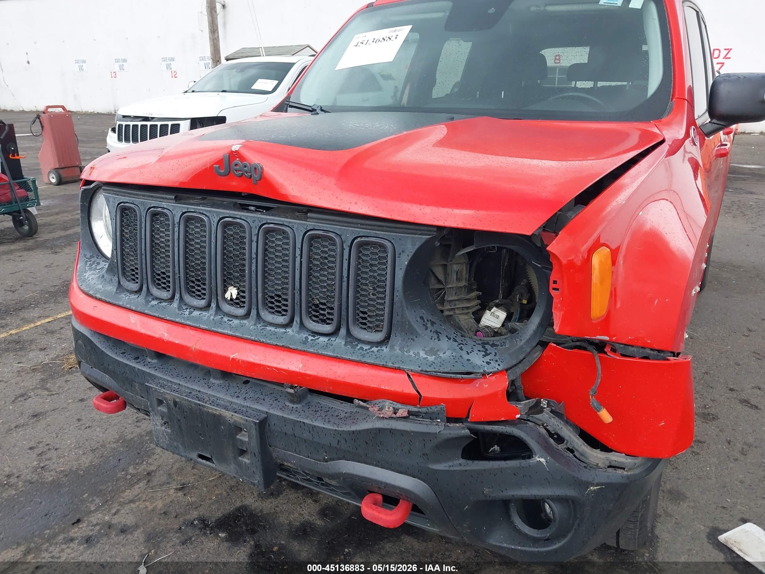 2015 Jeep Renegade Trailhawk Red vin: ZACCJBCT5FPB96029