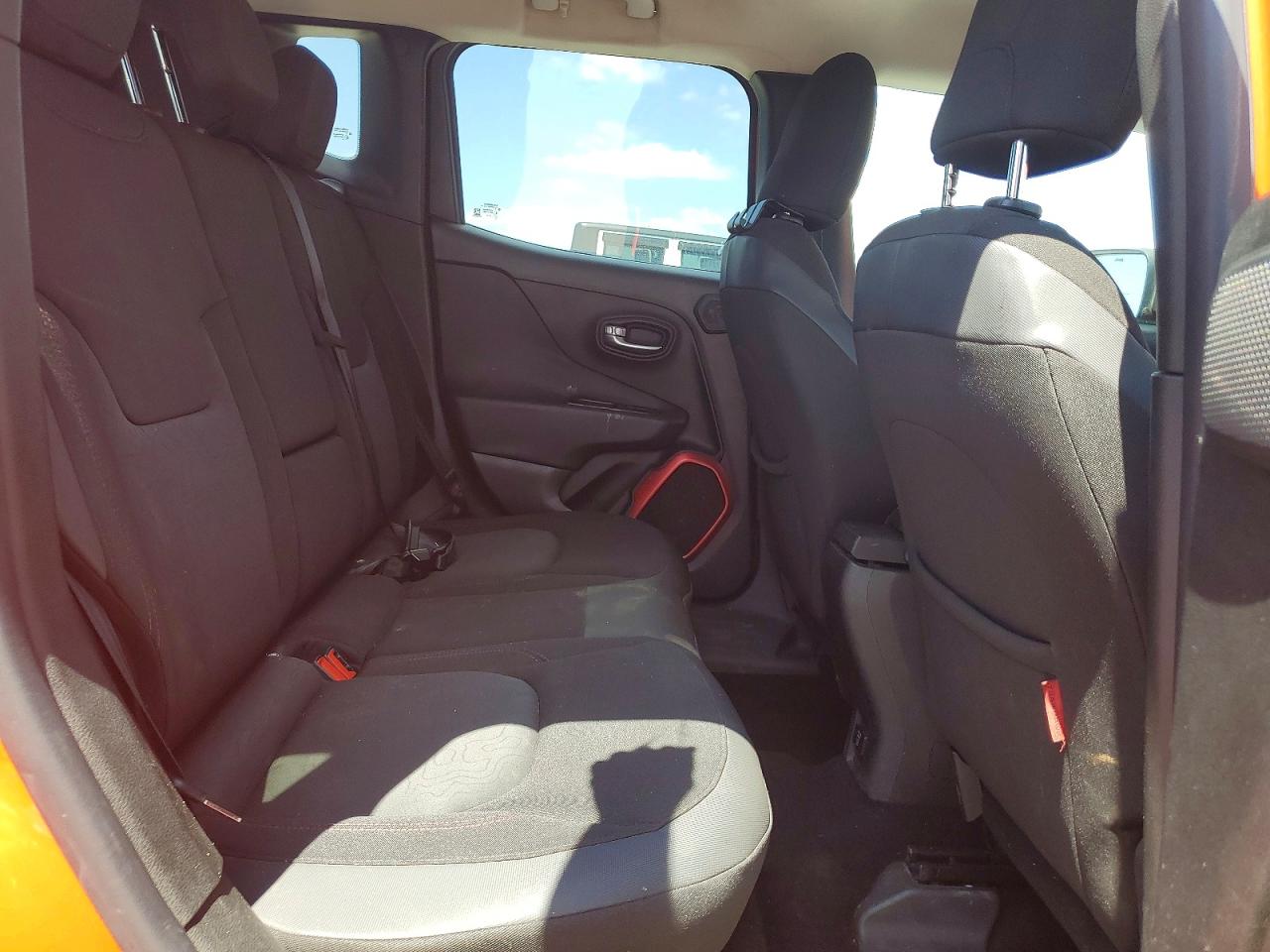 2015 Jeep Renegade Trailhawk Orange vin: ZACCJBCT5FPC01228