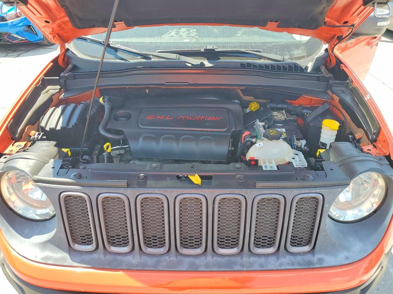 2015 Jeep Renegade Trailhawk Orange vin: ZACCJBCT5FPC01228