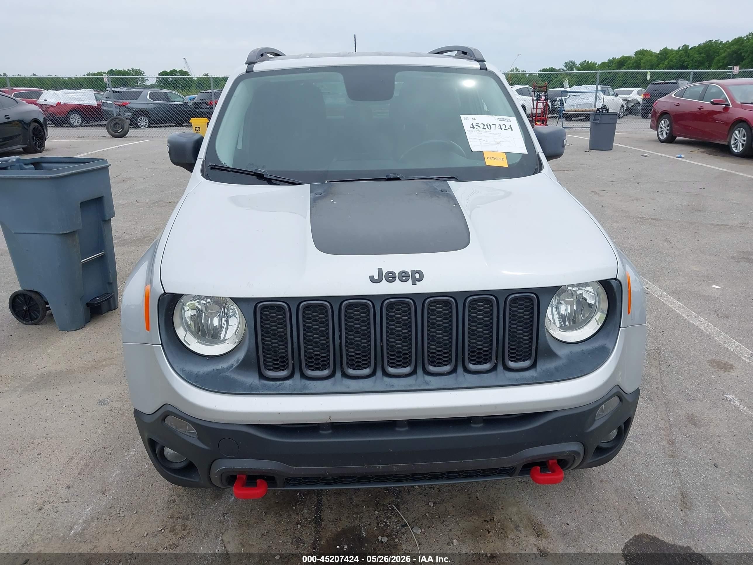 2015 Jeep Renegade Trailhawk Silver vin: ZACCJBCT7FPB41548