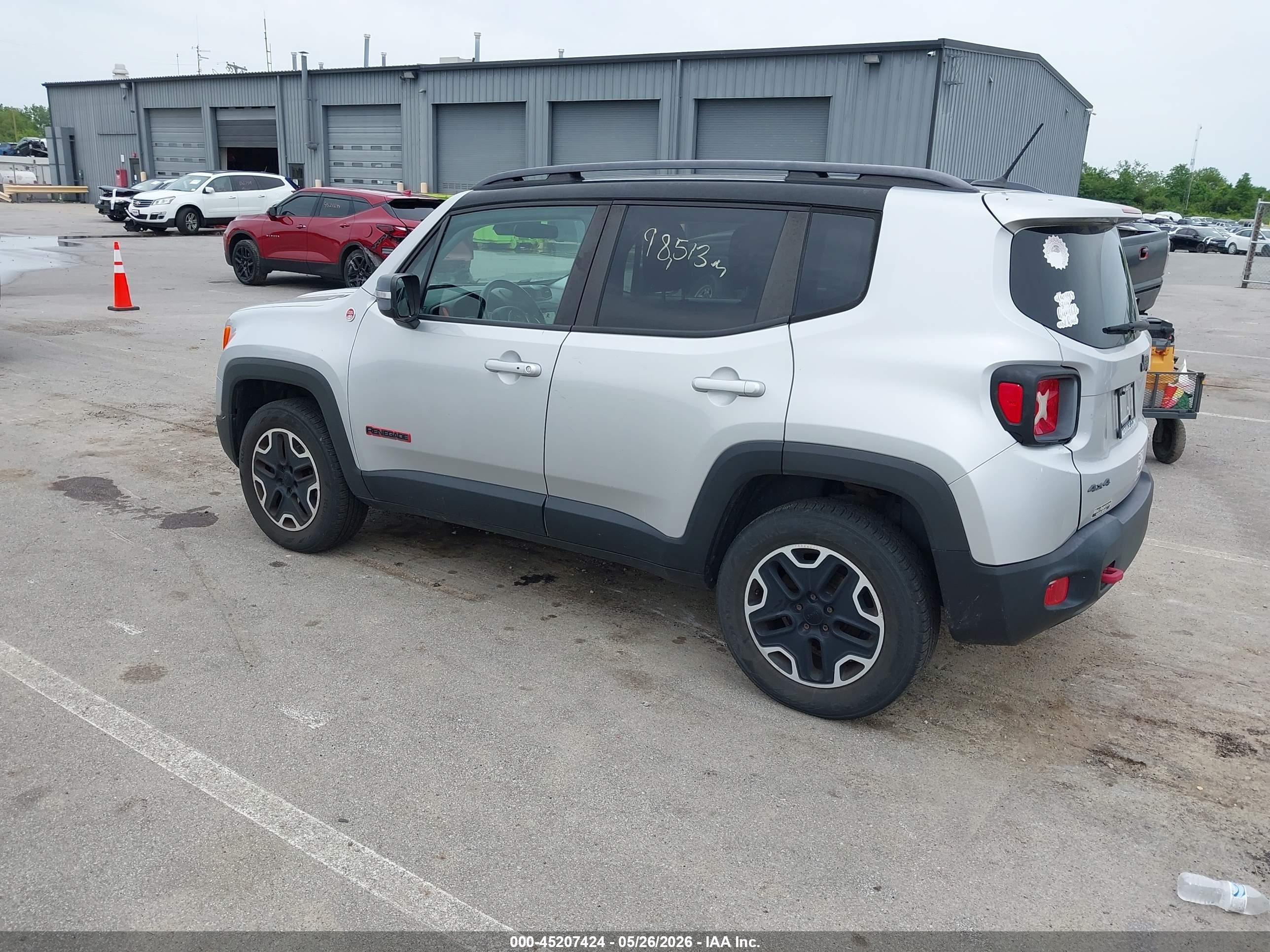 2015 Jeep Renegade Trailhawk Silver vin: ZACCJBCT7FPB41548