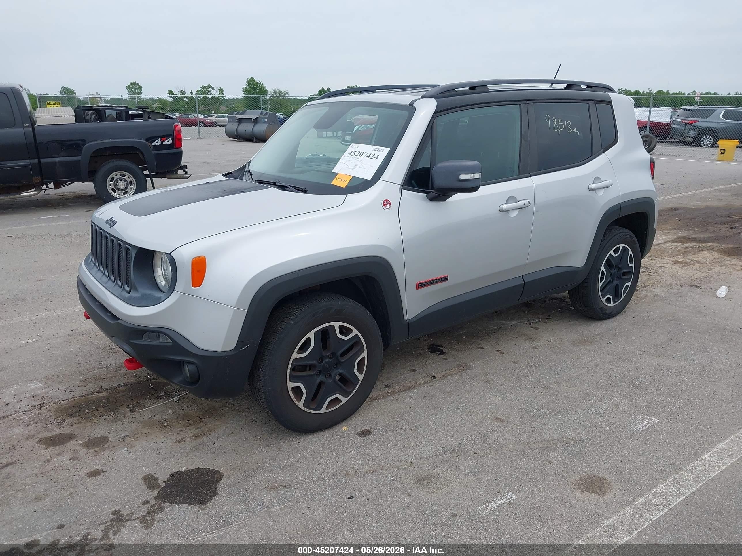2015 Jeep Renegade Trailhawk Silver vin: ZACCJBCT7FPB41548