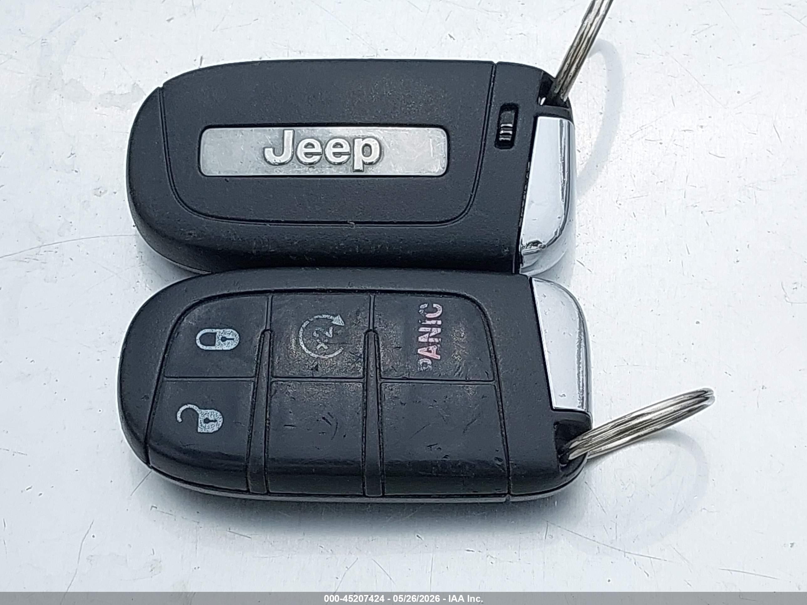 2015 Jeep Renegade Trailhawk Silver vin: ZACCJBCT7FPB41548