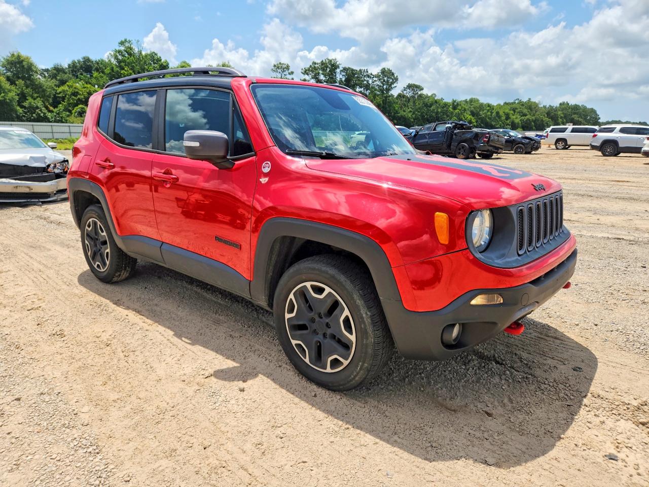 2015 Jeep Renegade Trailhawk Red vin: ZACCJBCT7FPB88899