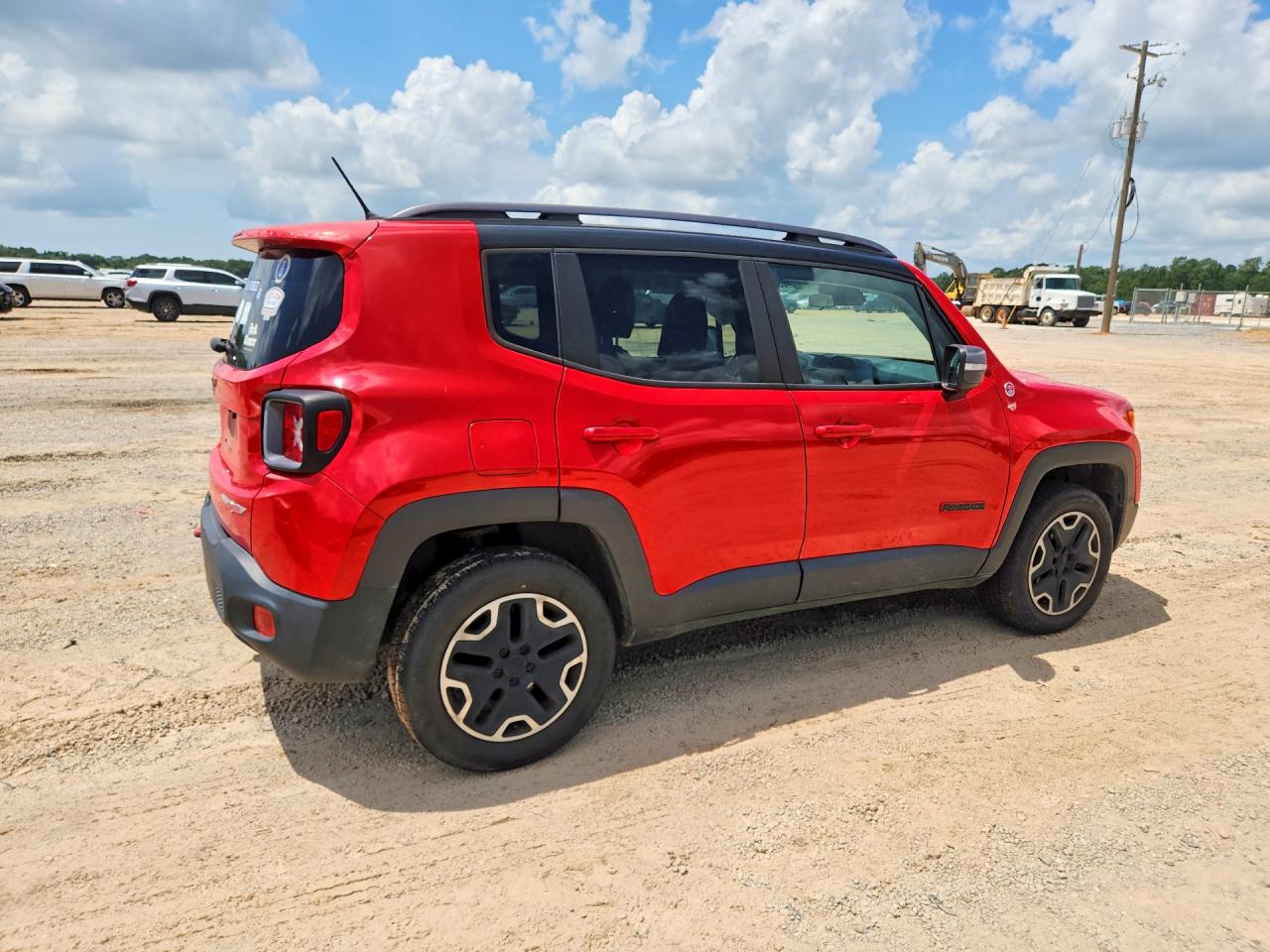 2015 Jeep Renegade Trailhawk Red vin: ZACCJBCT7FPB88899