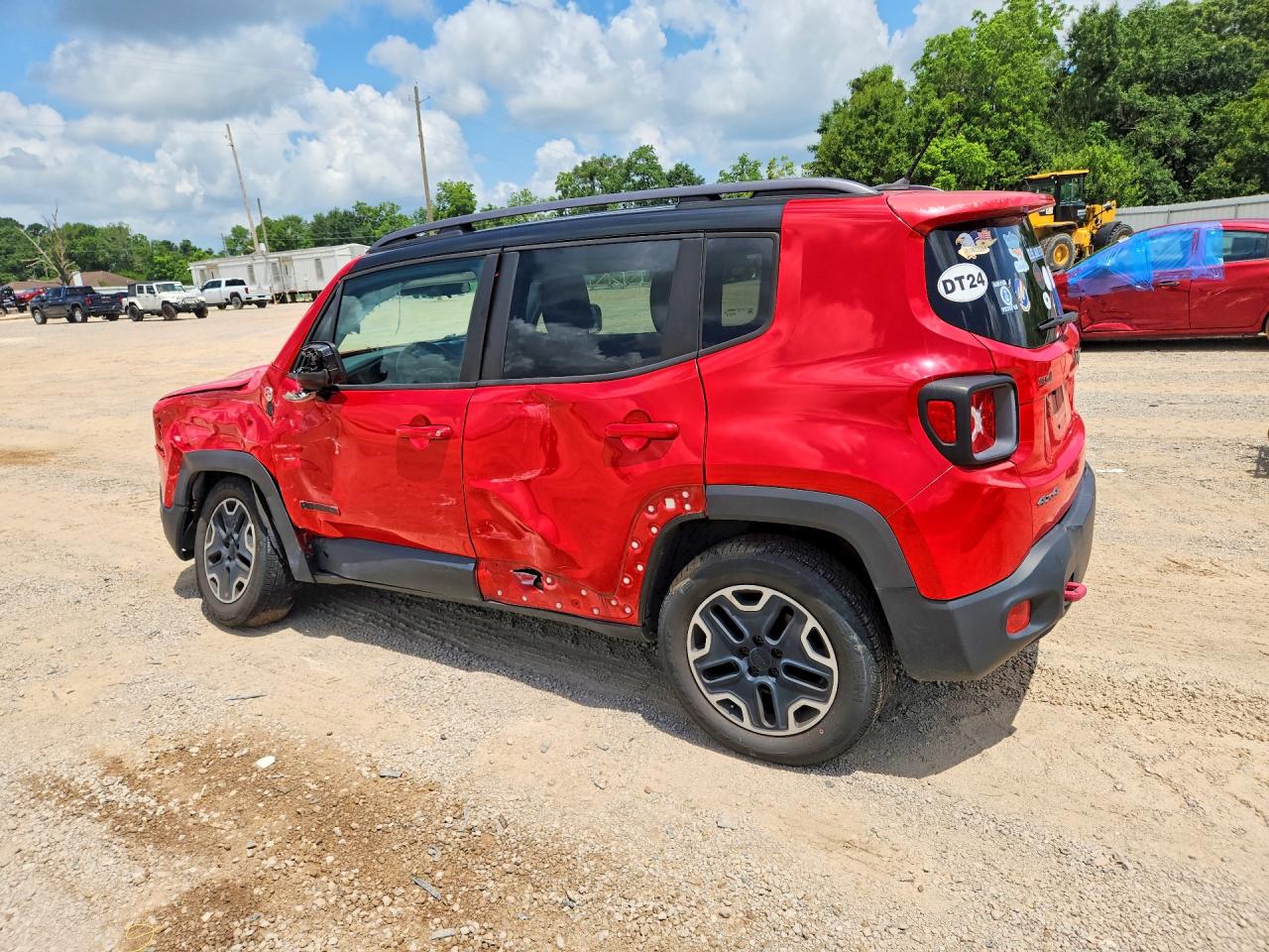 2015 Jeep Renegade Trailhawk Red vin: ZACCJBCT7FPB88899