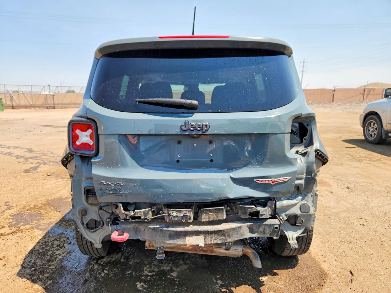 2015 Jeep Renegade Trailhawk Gray vin: ZACCJBCT7FPB91477