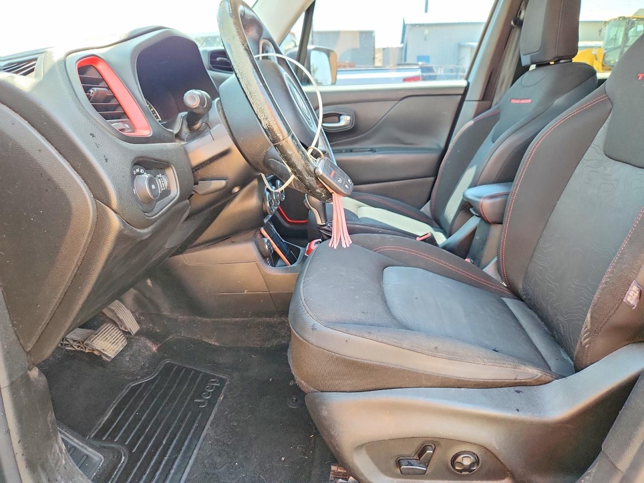 2015 Jeep Renegade Trailhawk Gray vin: ZACCJBCT7FPB91477