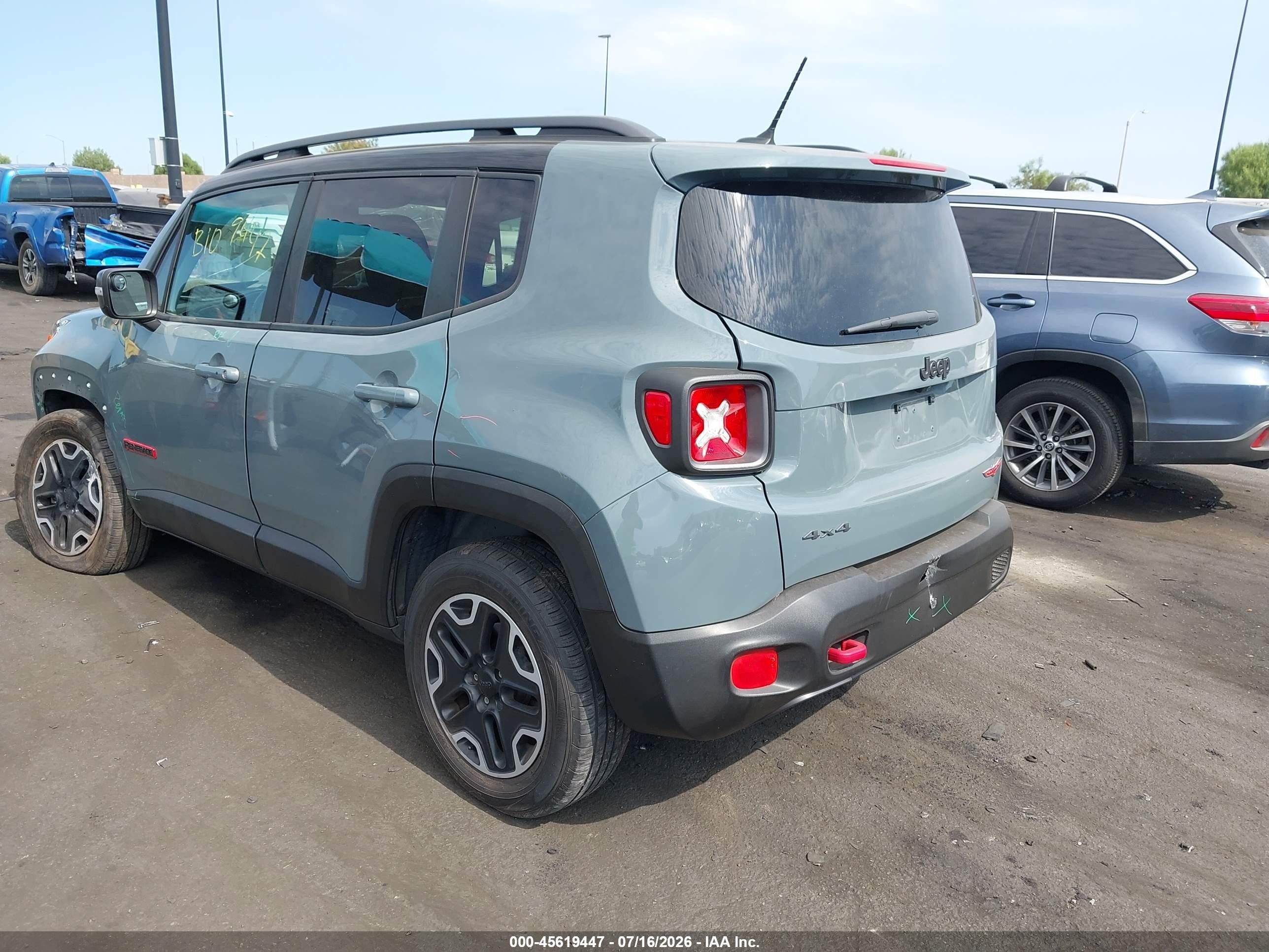 2015 Jeep Renegade Trailhawk Серый vin: ZACCJBCT7FPC08200