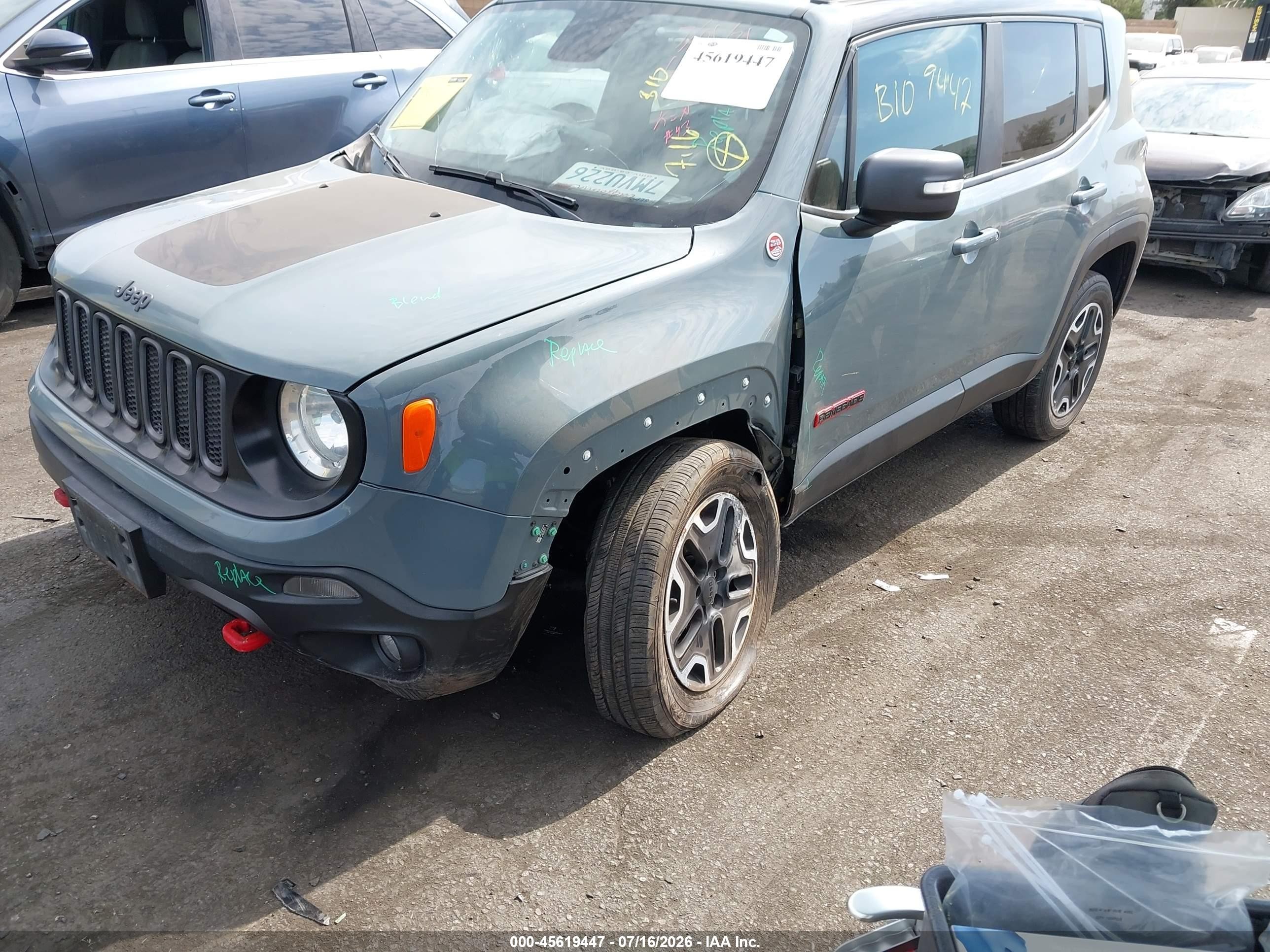 2015 Jeep Renegade Trailhawk Серый vin: ZACCJBCT7FPC08200
