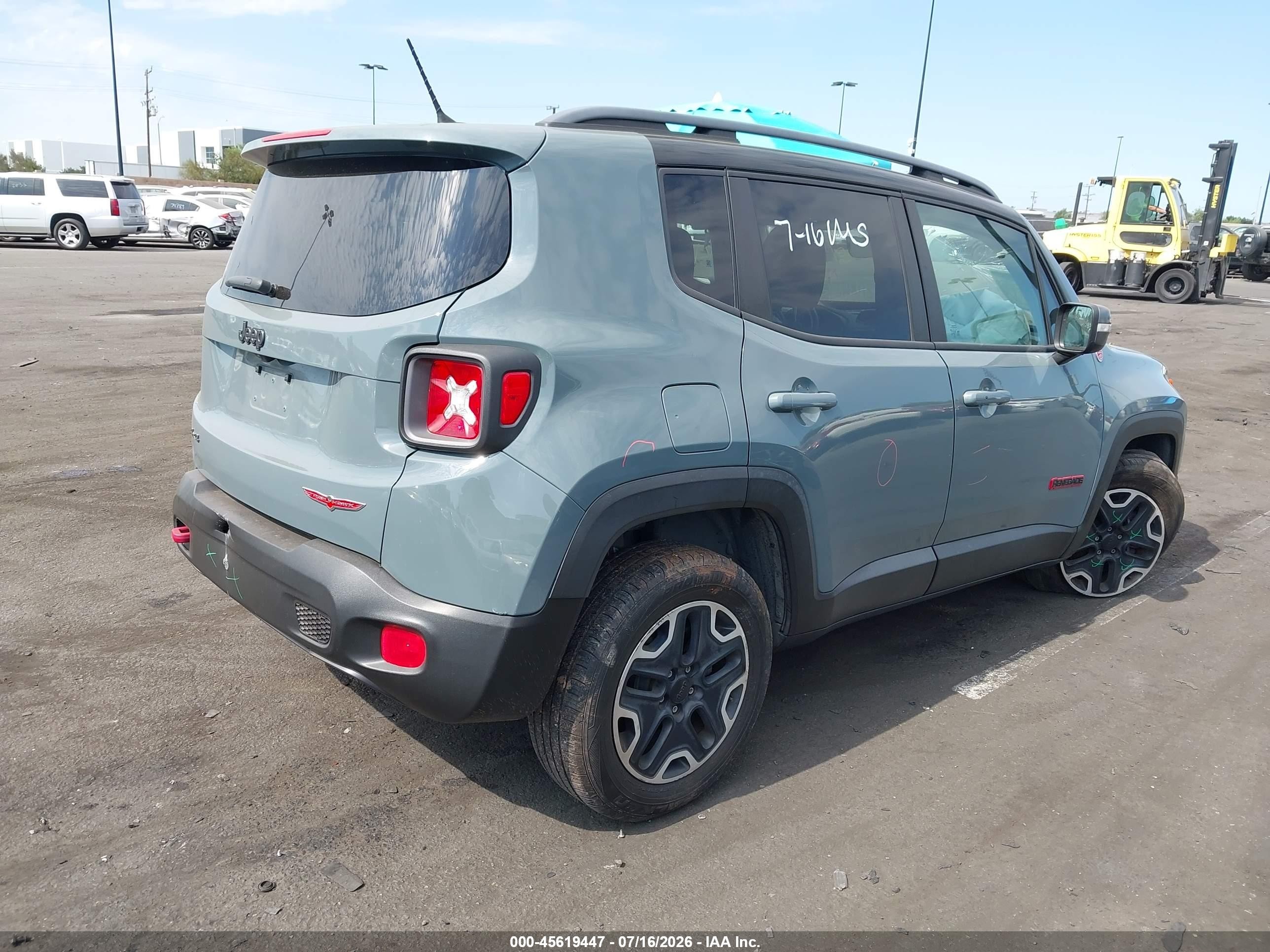 2015 Jeep Renegade Trailhawk Серый vin: ZACCJBCT7FPC08200