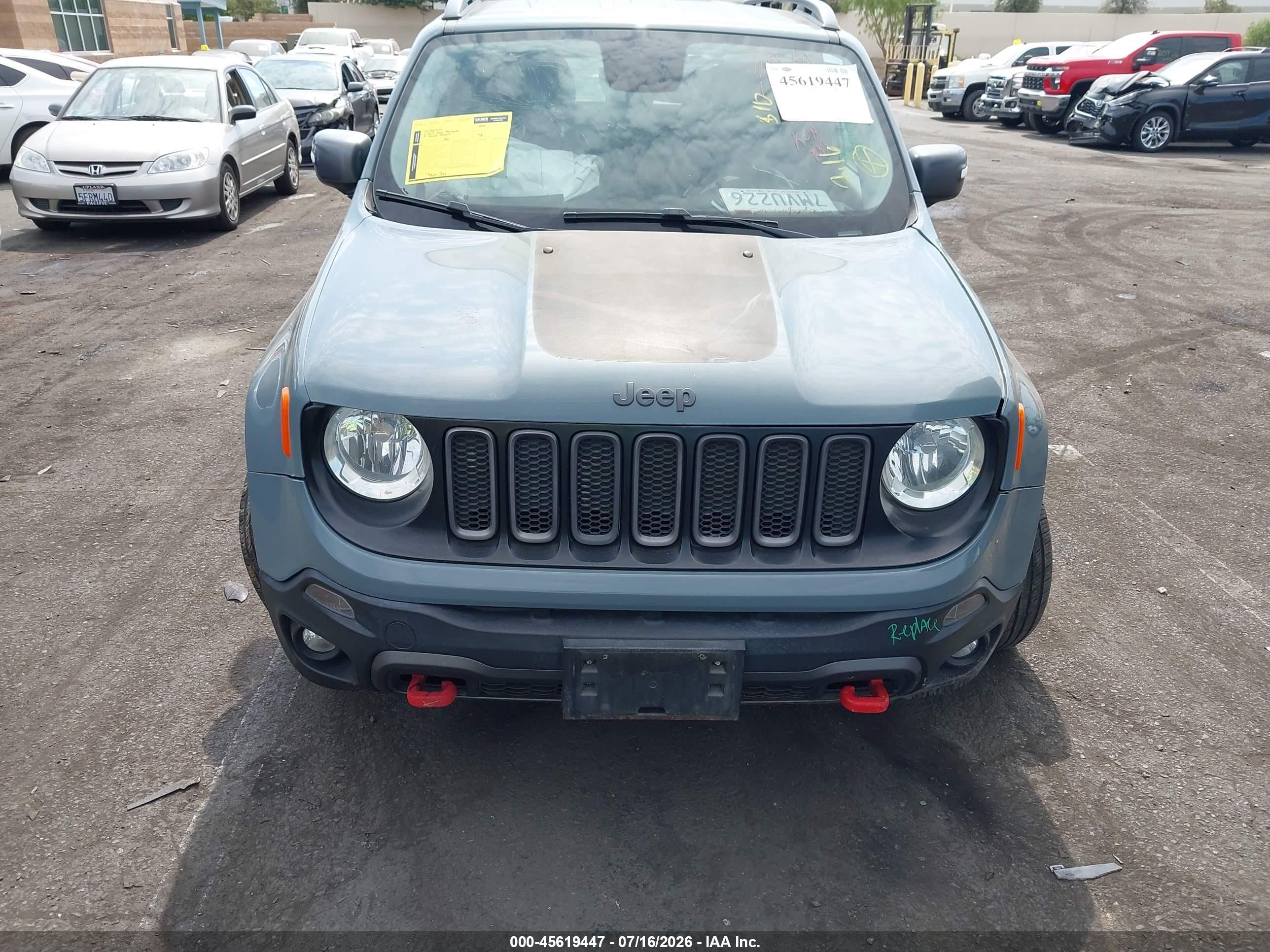 2015 Jeep Renegade Trailhawk Серый vin: ZACCJBCT7FPC08200