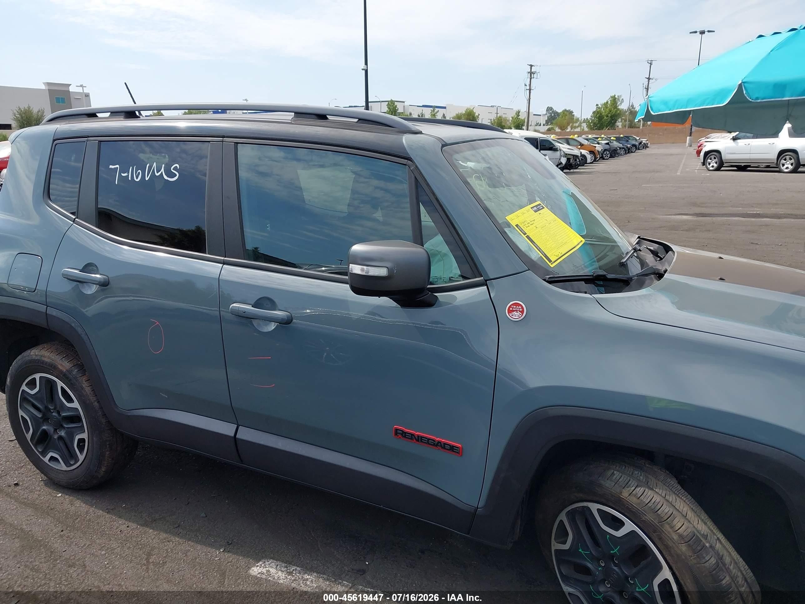 2015 Jeep Renegade Trailhawk Серый vin: ZACCJBCT7FPC08200