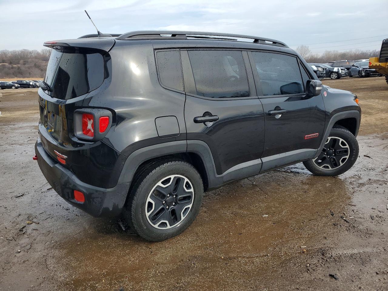 2016 Jeep Renegade Trailhawk Черный vin: ZACCJBCT7GPD28614