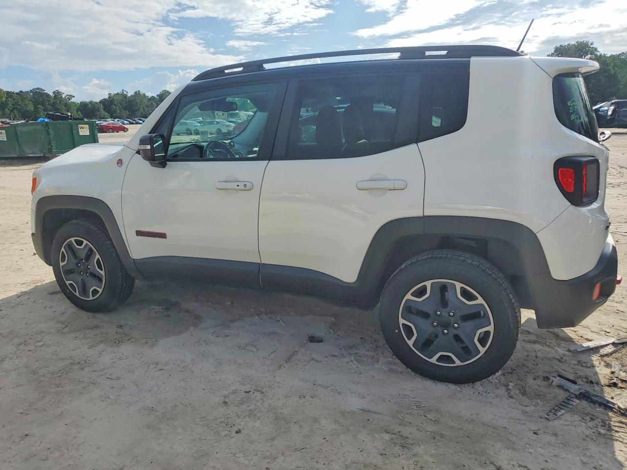 2016 Jeep Renegade Trailhawk Белый vin: ZACCJBCT7GPD35031