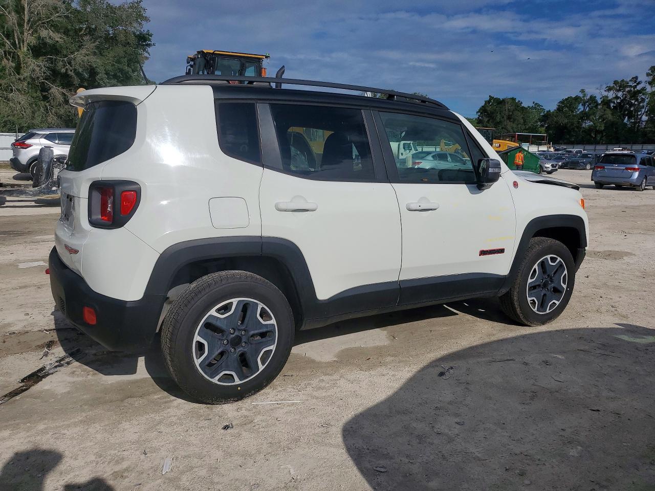 2016 Jeep Renegade Trailhawk Белый vin: ZACCJBCT7GPD35031
