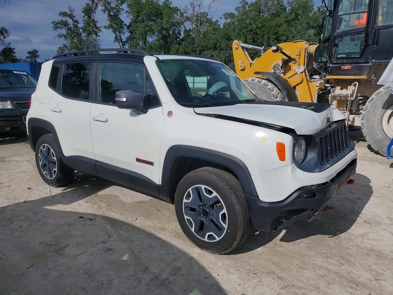 2016 Jeep Renegade Trailhawk Белый vin: ZACCJBCT7GPD35031