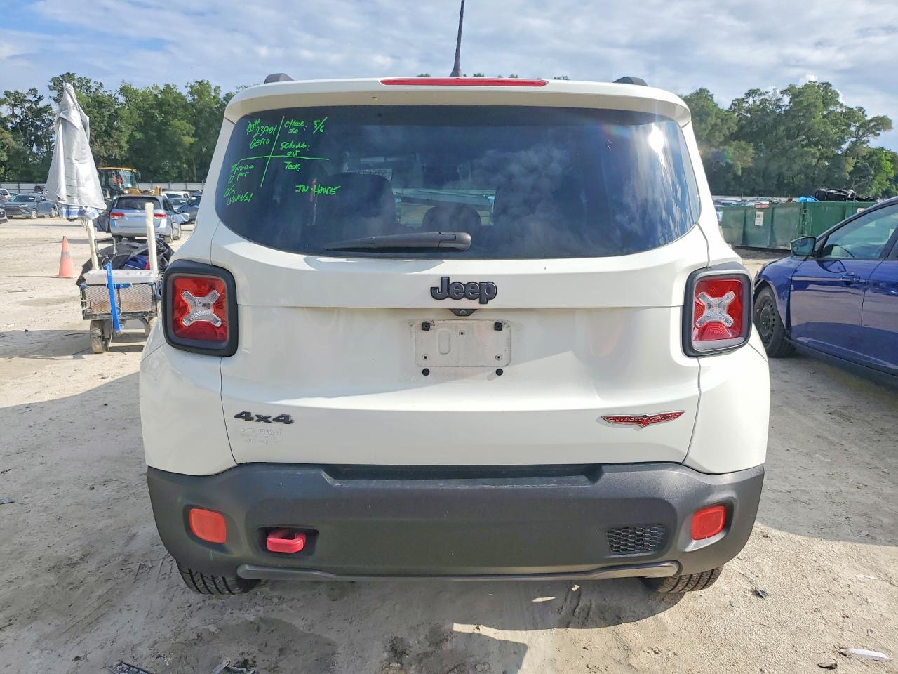 2016 Jeep Renegade Trailhawk Белый vin: ZACCJBCT7GPD35031