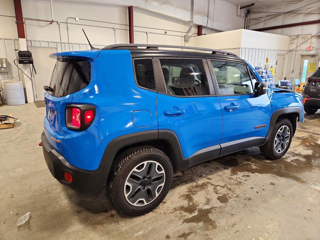 2015 Jeep Renegade Trailhawk Blue vin: ZACCJBCT8FPB88815