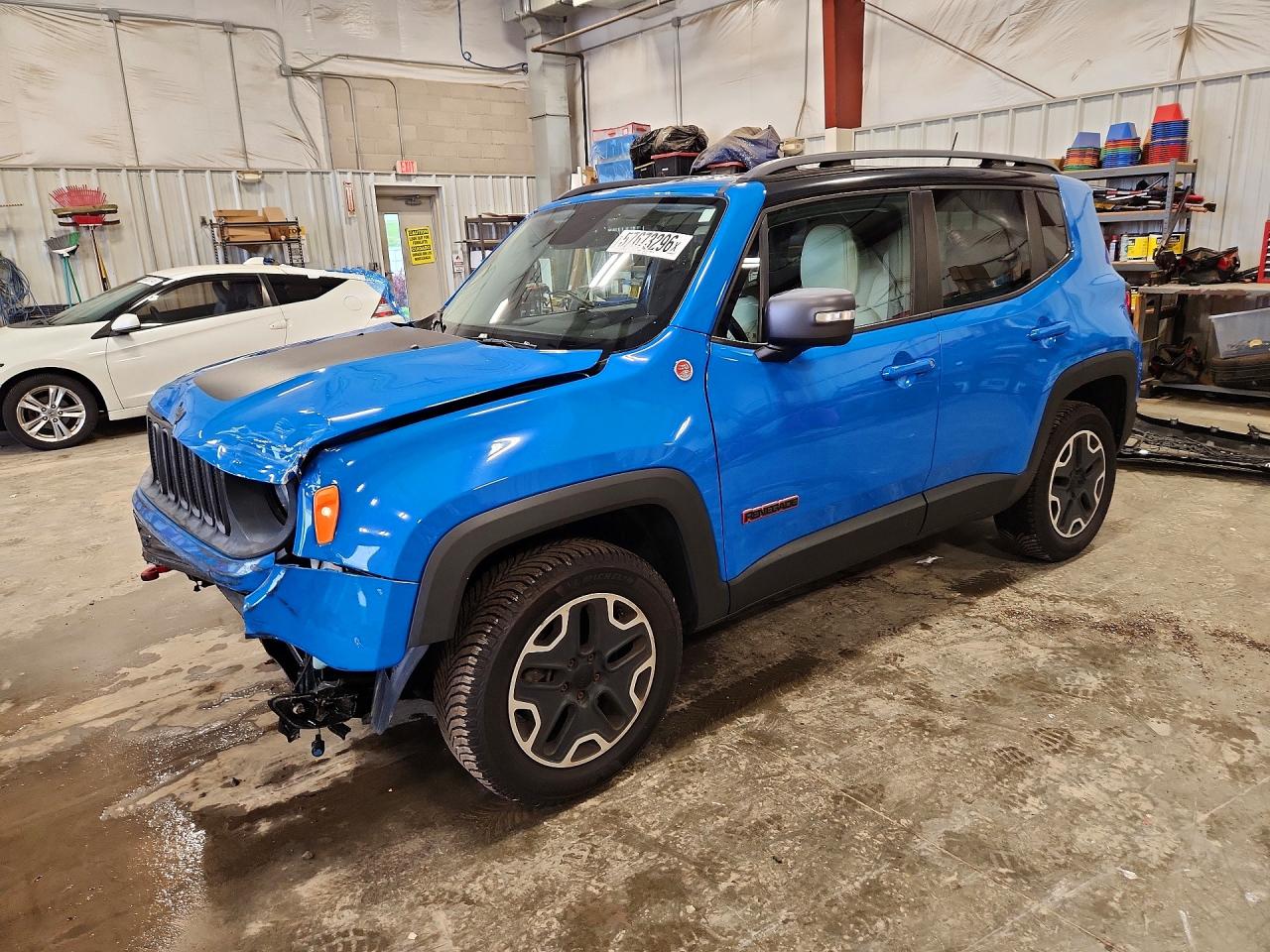 2015 Jeep Renegade Trailhawk Blue vin: ZACCJBCT8FPB88815