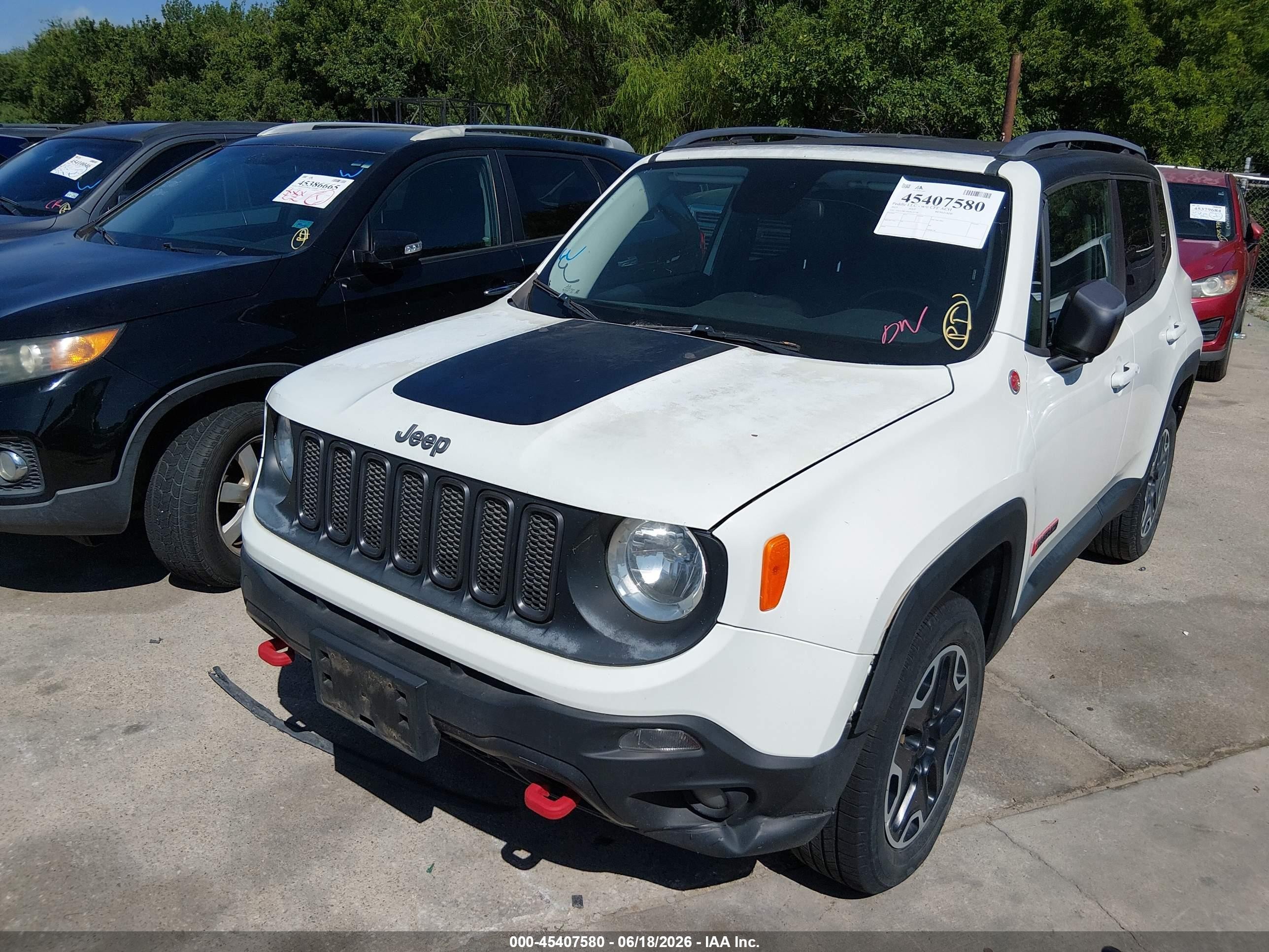 2015 Jeep Renegade Trailhawk White vin: ZACCJBCT8FPC35728