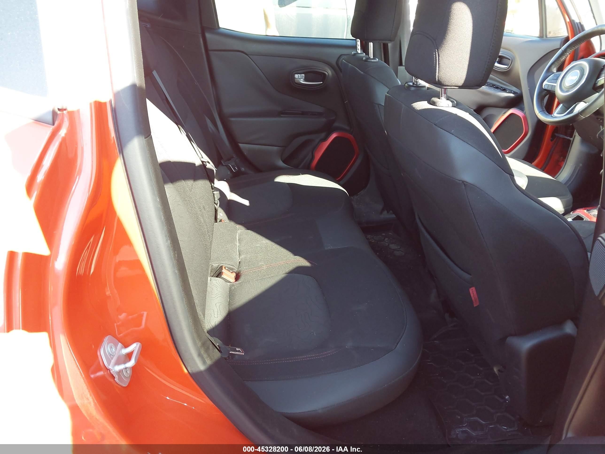 2015 Jeep Renegade Trailhawk Оранжевый vin: ZACCJBCT8FPC44784