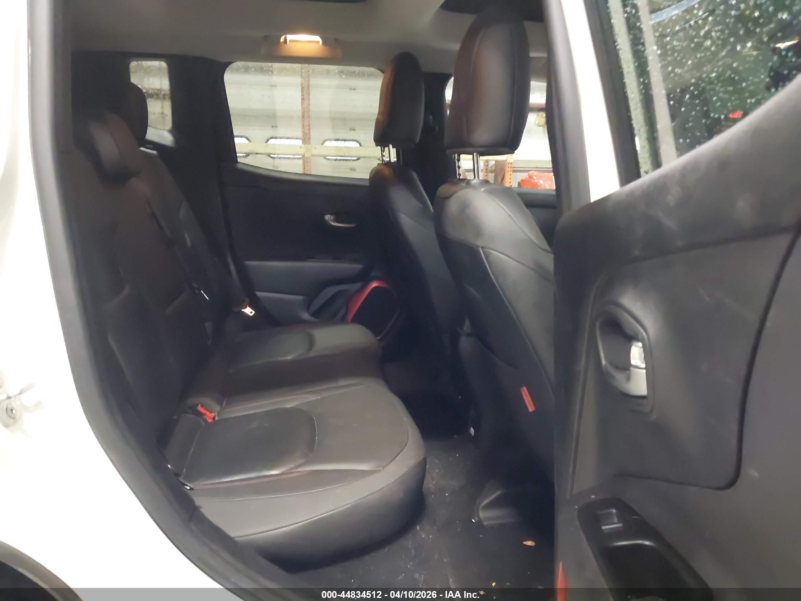 2016 Jeep Renegade Trailhawk White vin: ZACCJBCT8GPC63997