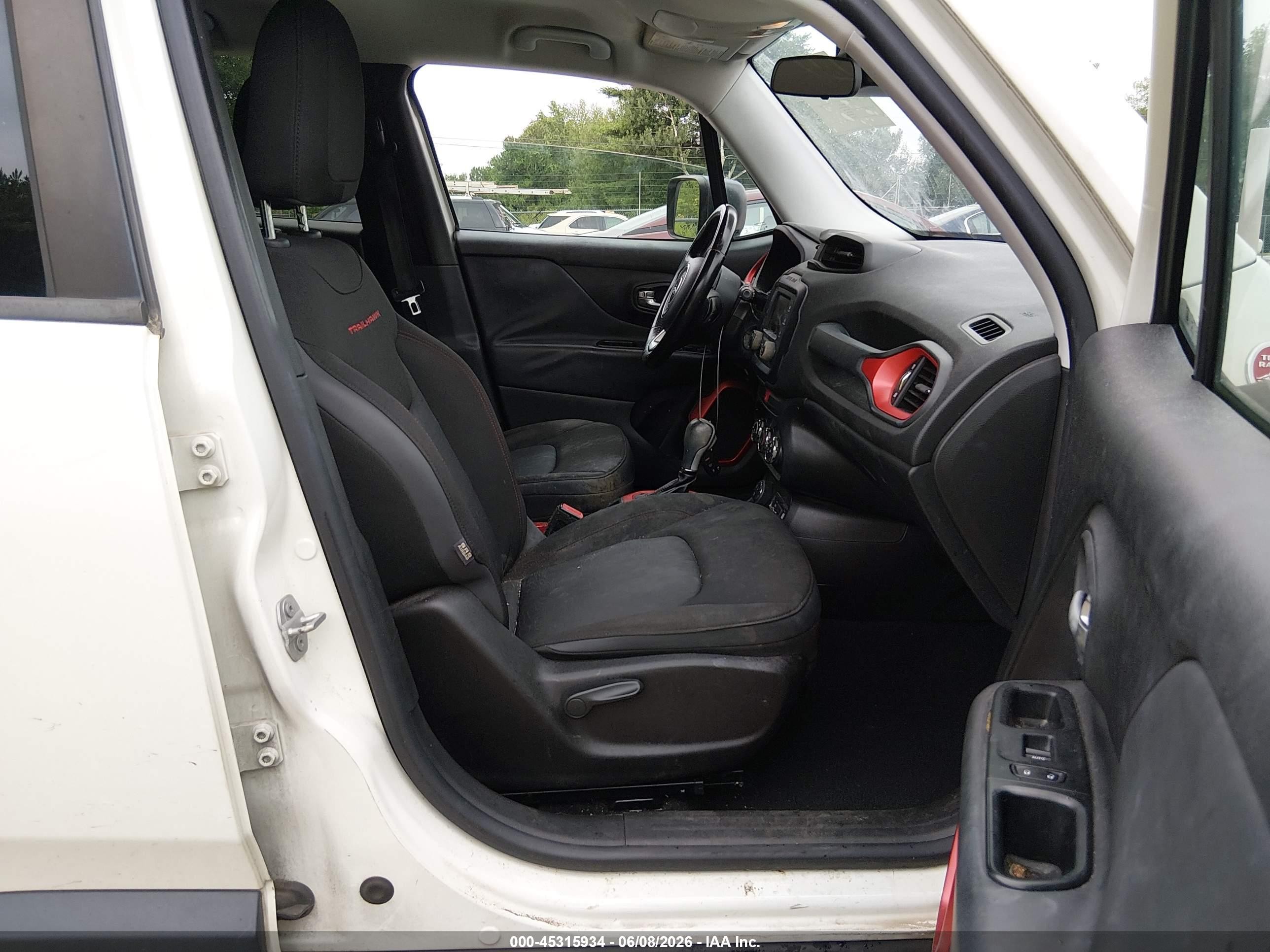 2016 Jeep Renegade Trailhawk Белый vin: ZACCJBCT8GPD74937