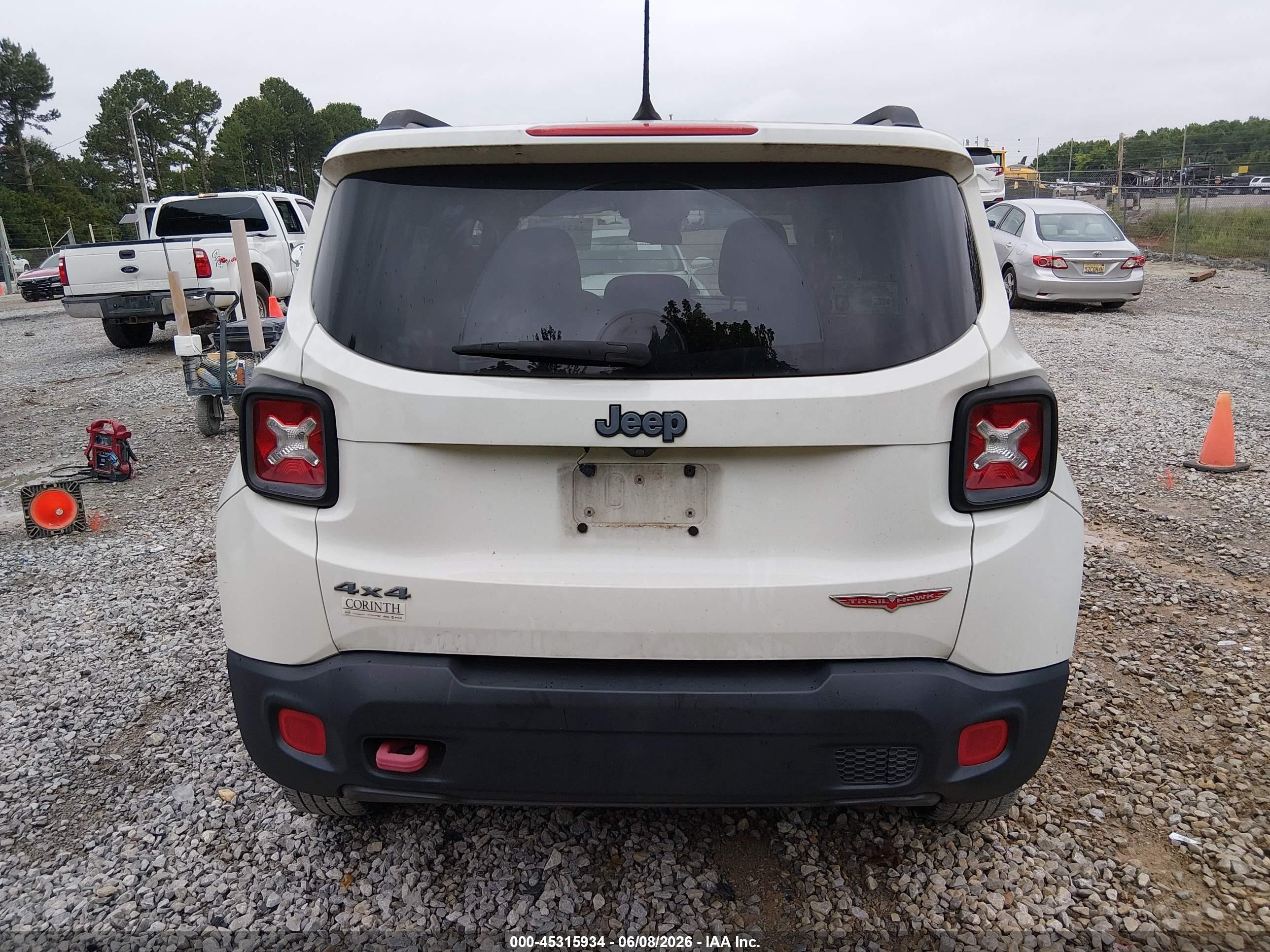 2016 Jeep Renegade Trailhawk Белый vin: ZACCJBCT8GPD74937