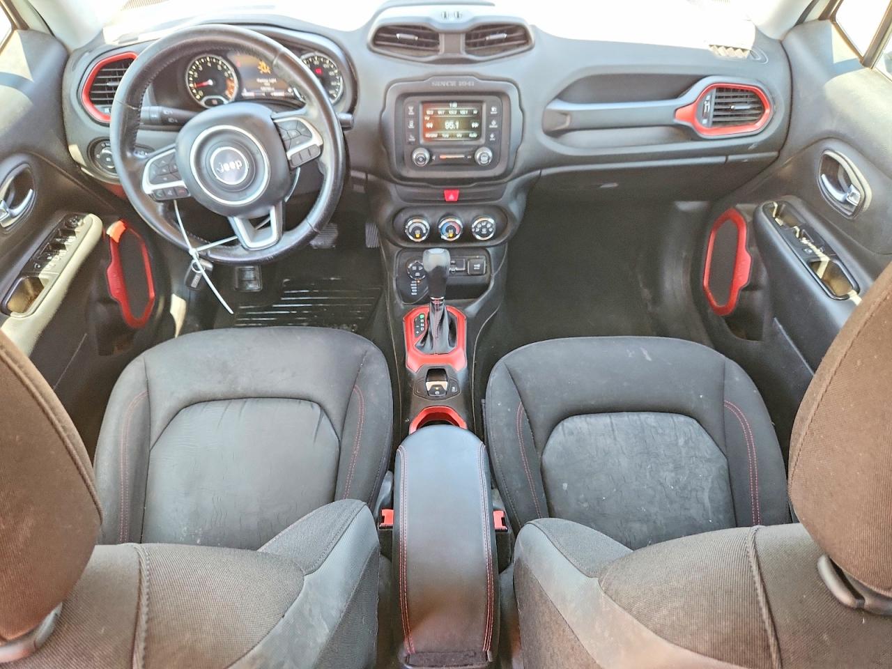 2016 Jeep Renegade Trailhawk Белый vin: ZACCJBCT9GPD06887