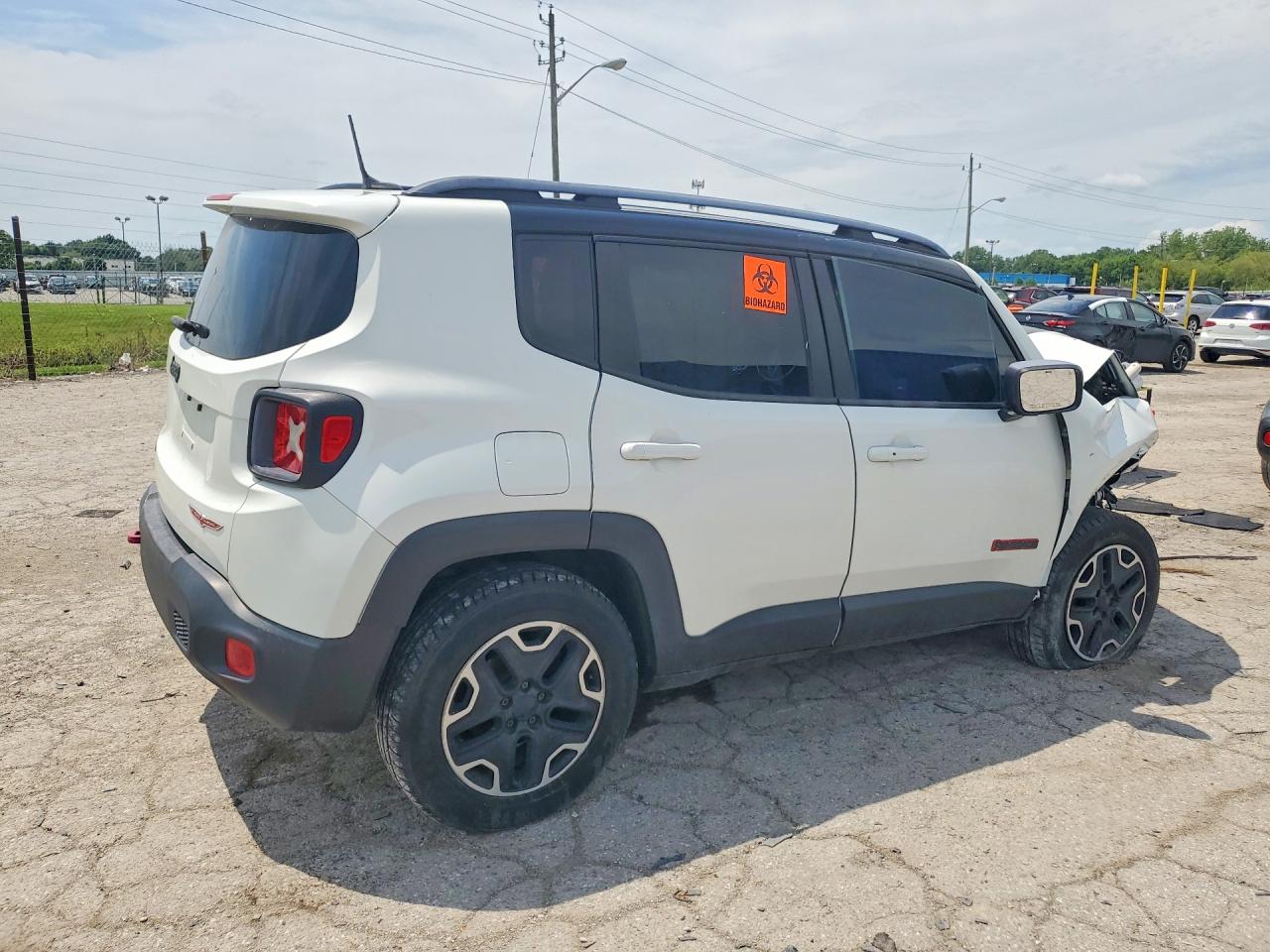 2015 Jeep Renegade Trailhawk Белый vin: ZACCJBCTXFPB27563