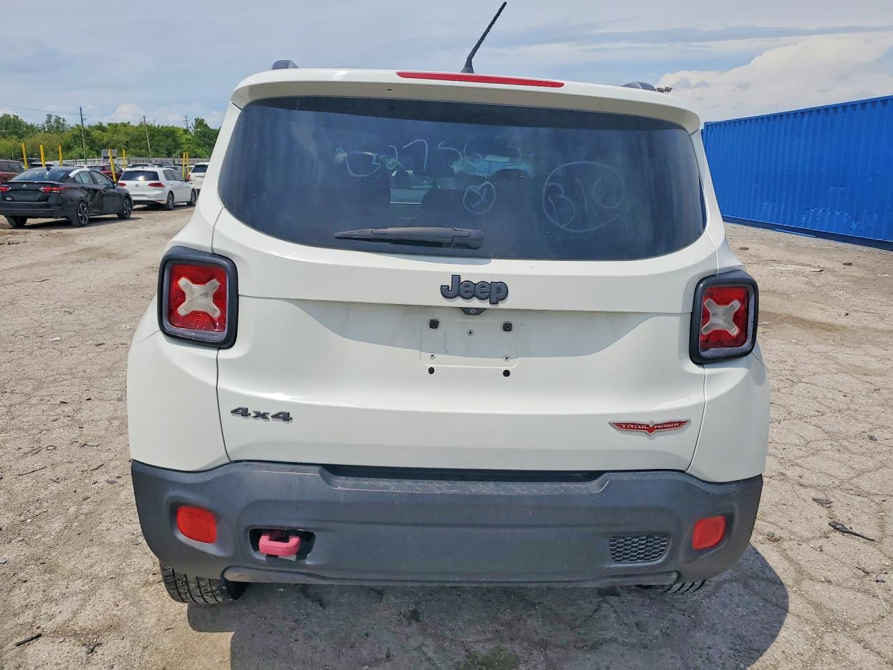 2015 Jeep Renegade Trailhawk Белый vin: ZACCJBCTXFPB27563