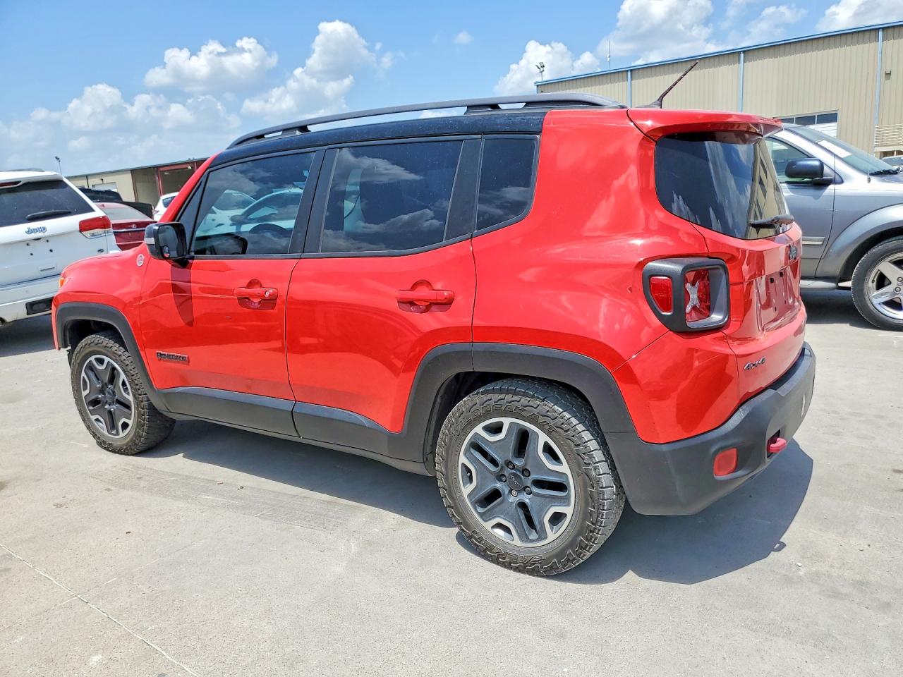 2015 Jeep Renegade Trailhawk Red vin: ZACCJBCTXFPB93059