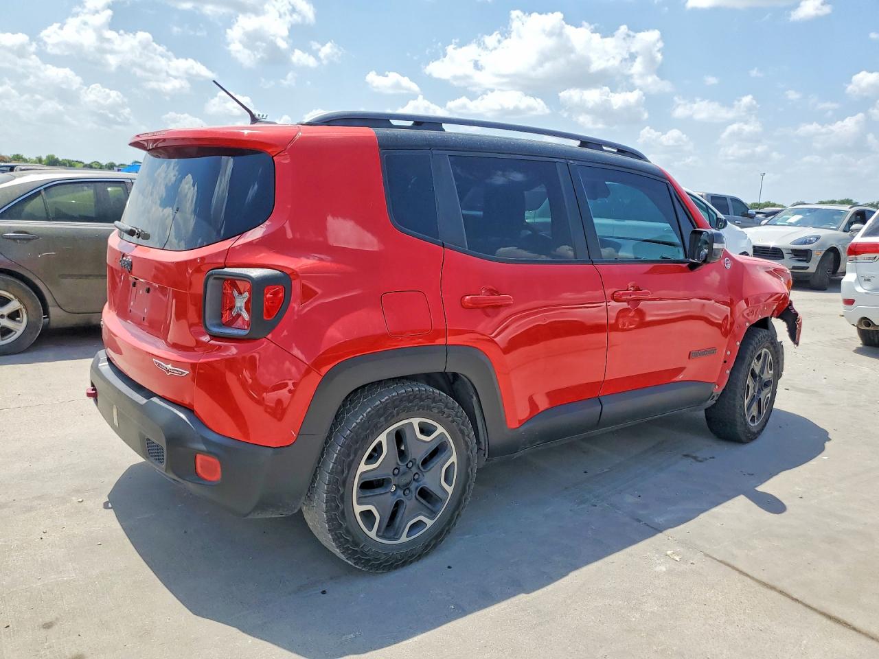 2015 Jeep Renegade Trailhawk Red vin: ZACCJBCTXFPB93059